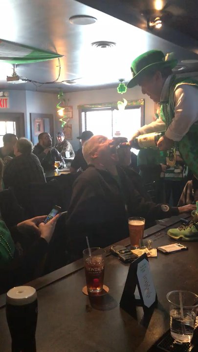 The Live Oak - Sports Bars Near Me - Maspeth, New York