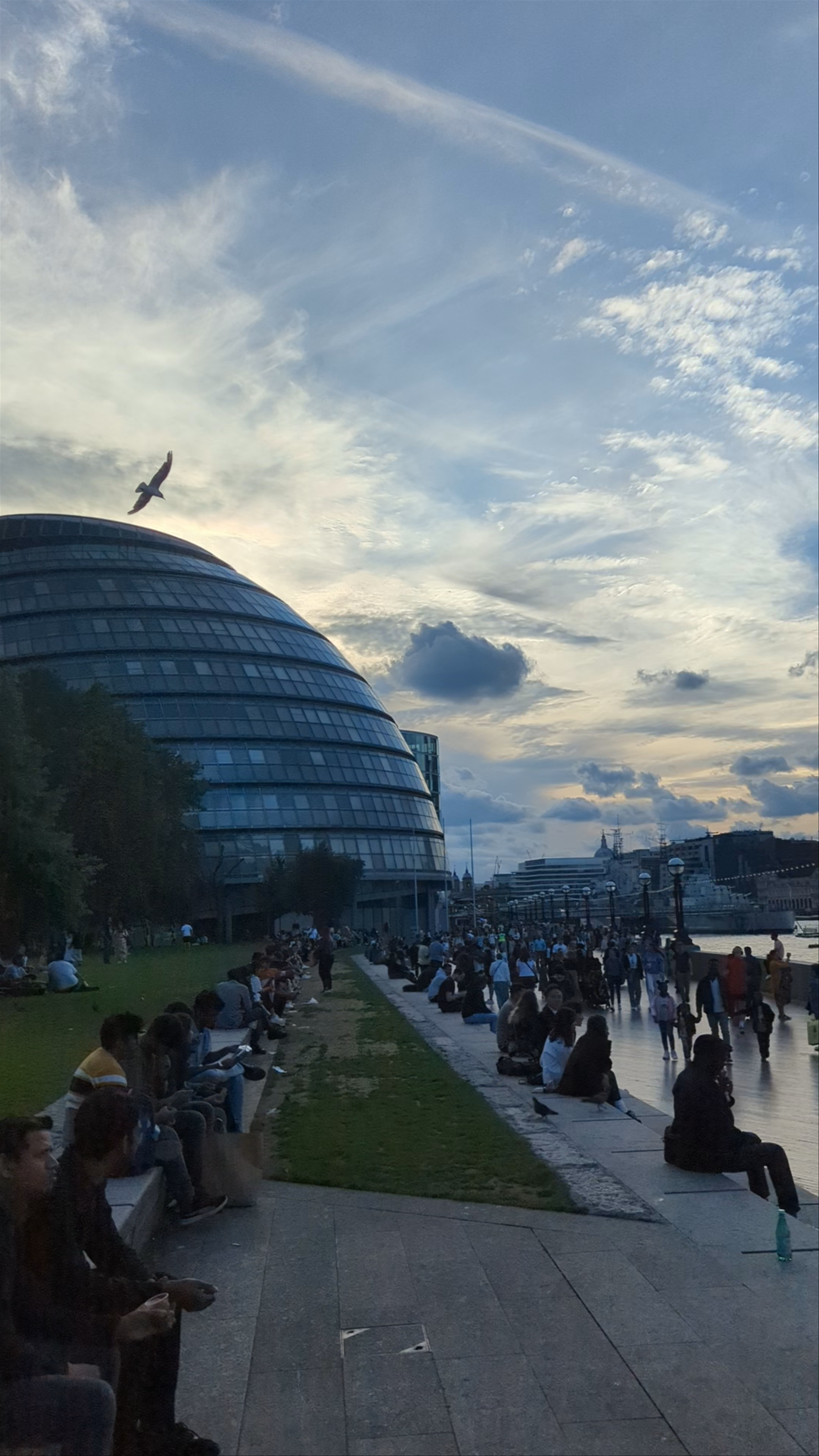 The Queens Walk London: Sunset Stroll along the Thames
