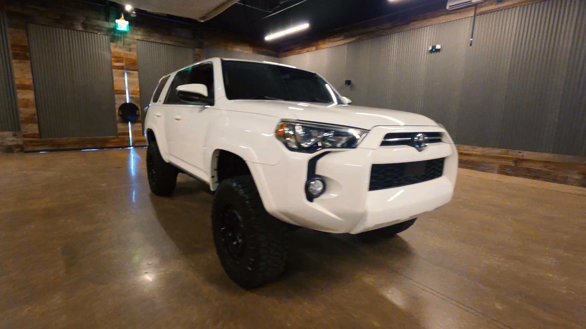 Lifted Trucks - #TX11565 - 2020 Toyota 4Runner SR5