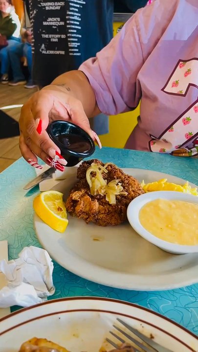 Home Grown - Slow pour on that amazing gravy - Diners Near Me - Atlanta, Georgia
