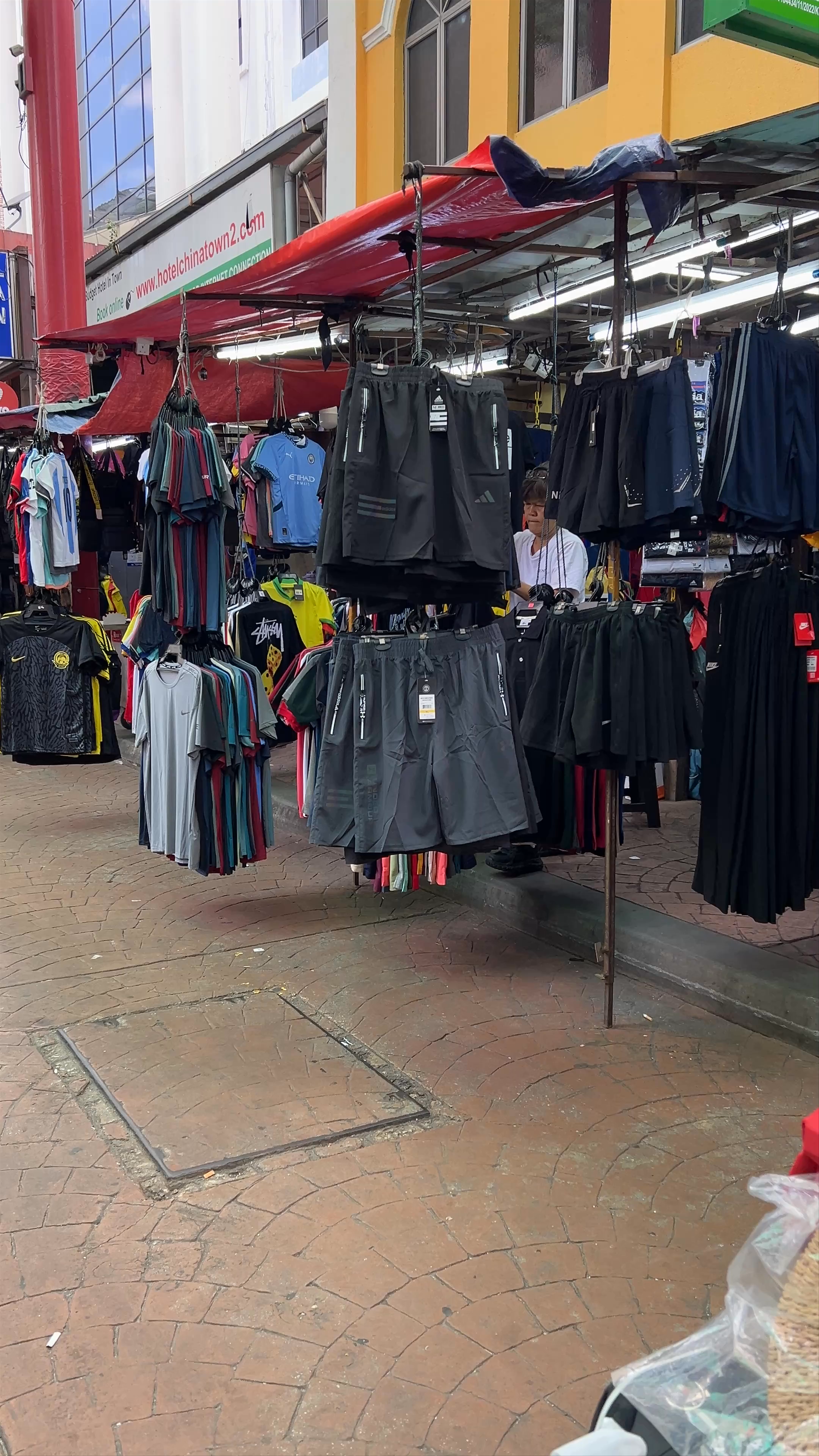 Jalan Petaling Market: Bustling Chinatown Vibes in Kuala Lumpur