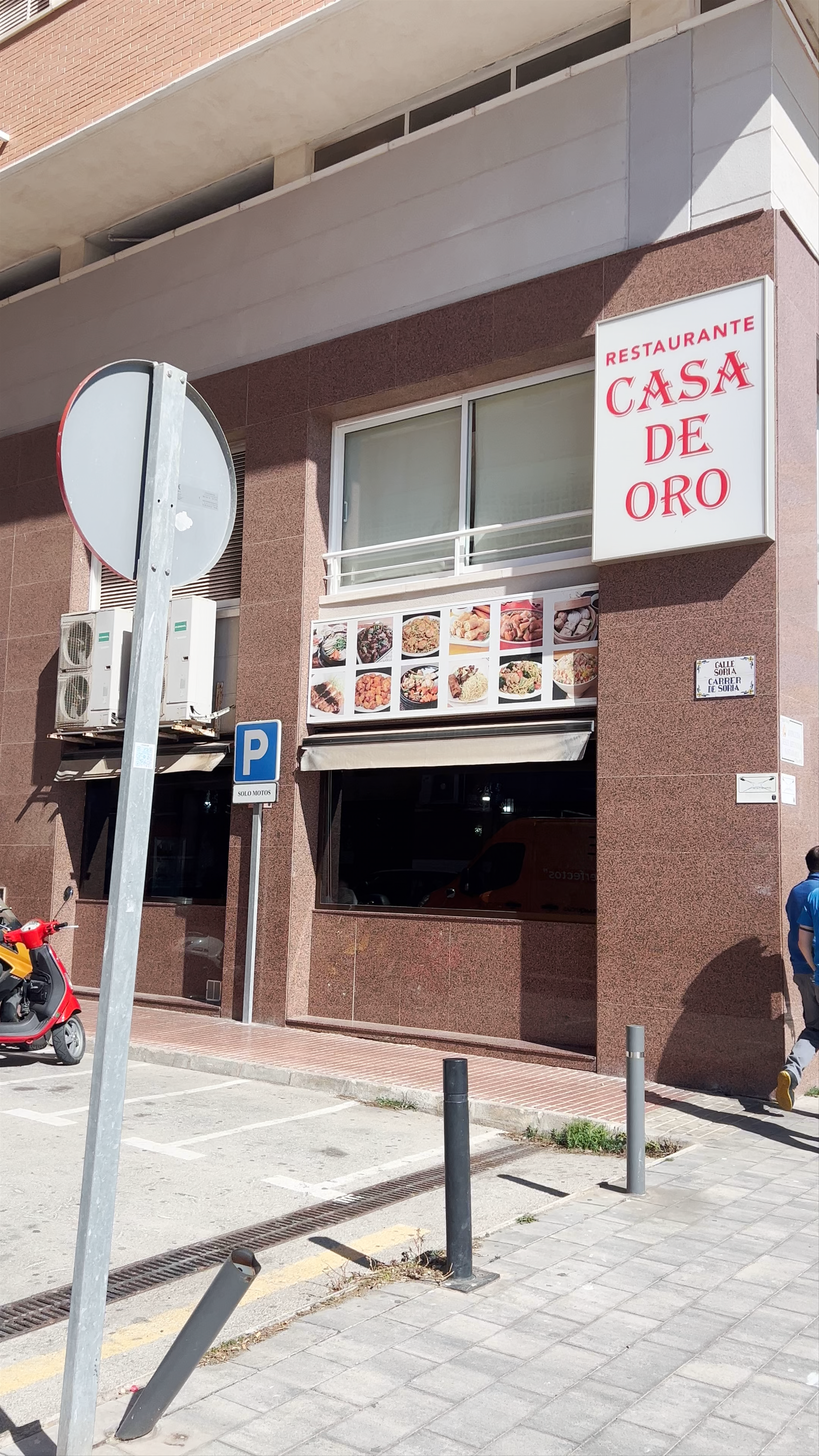 Restaurante Gold House