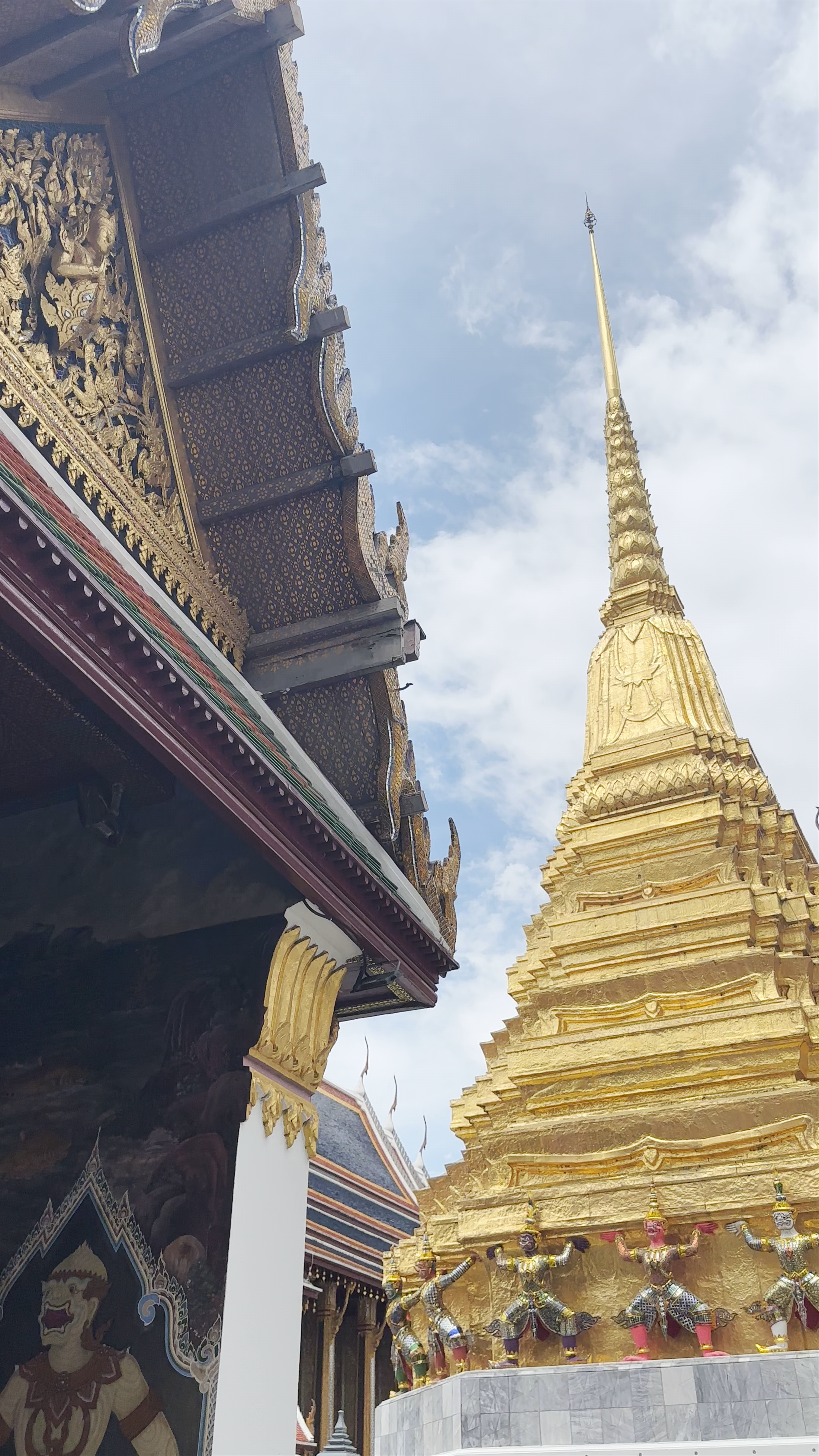 Wat Phra Kaew: The Glorious Temple in the Heart of Bangkok