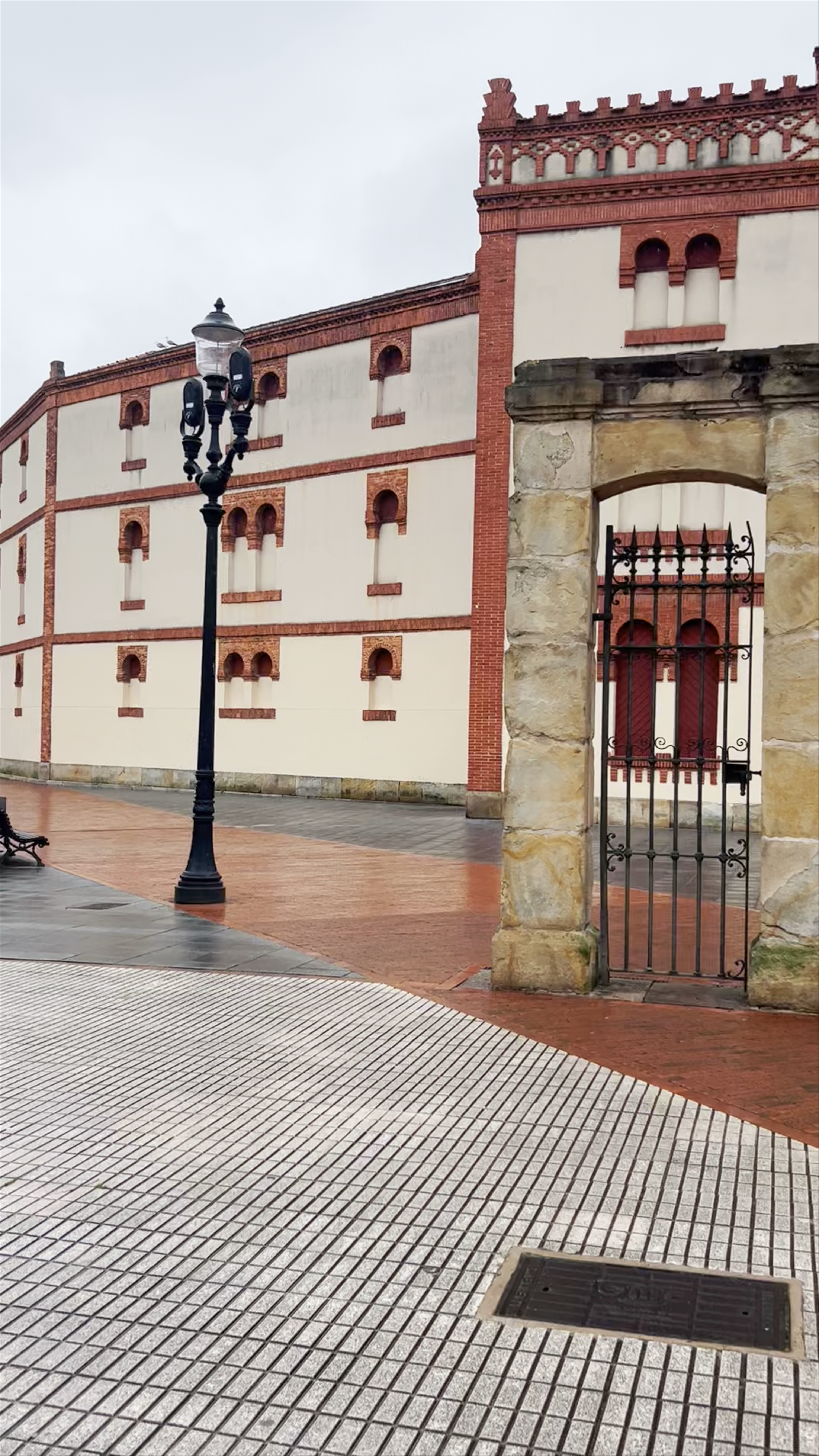 Plaza de Toros El Bibio: Historic Bullring Charm in Gijón, Spain