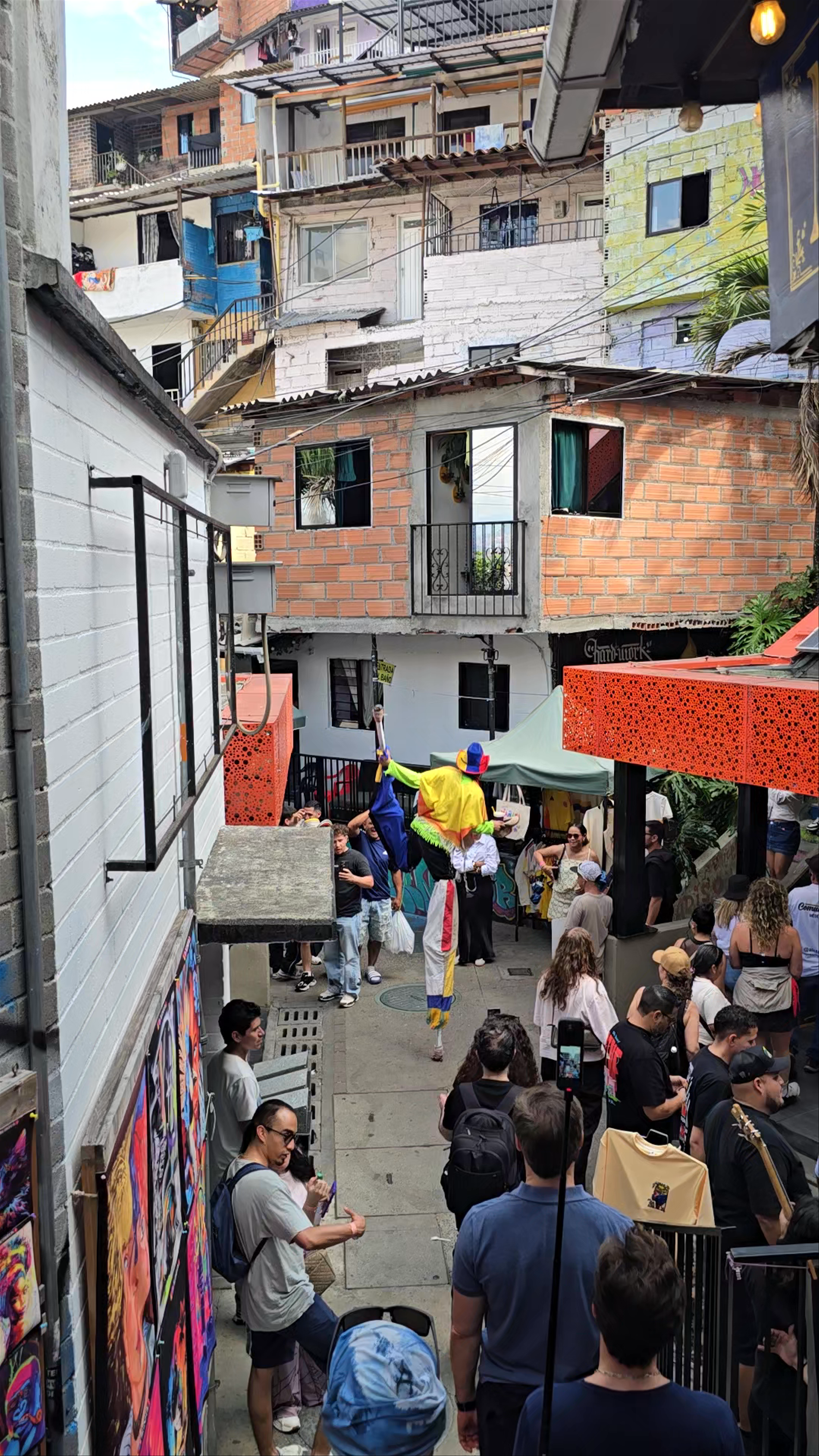 Comuna 13 - Graffiti tour Viajeros MAC