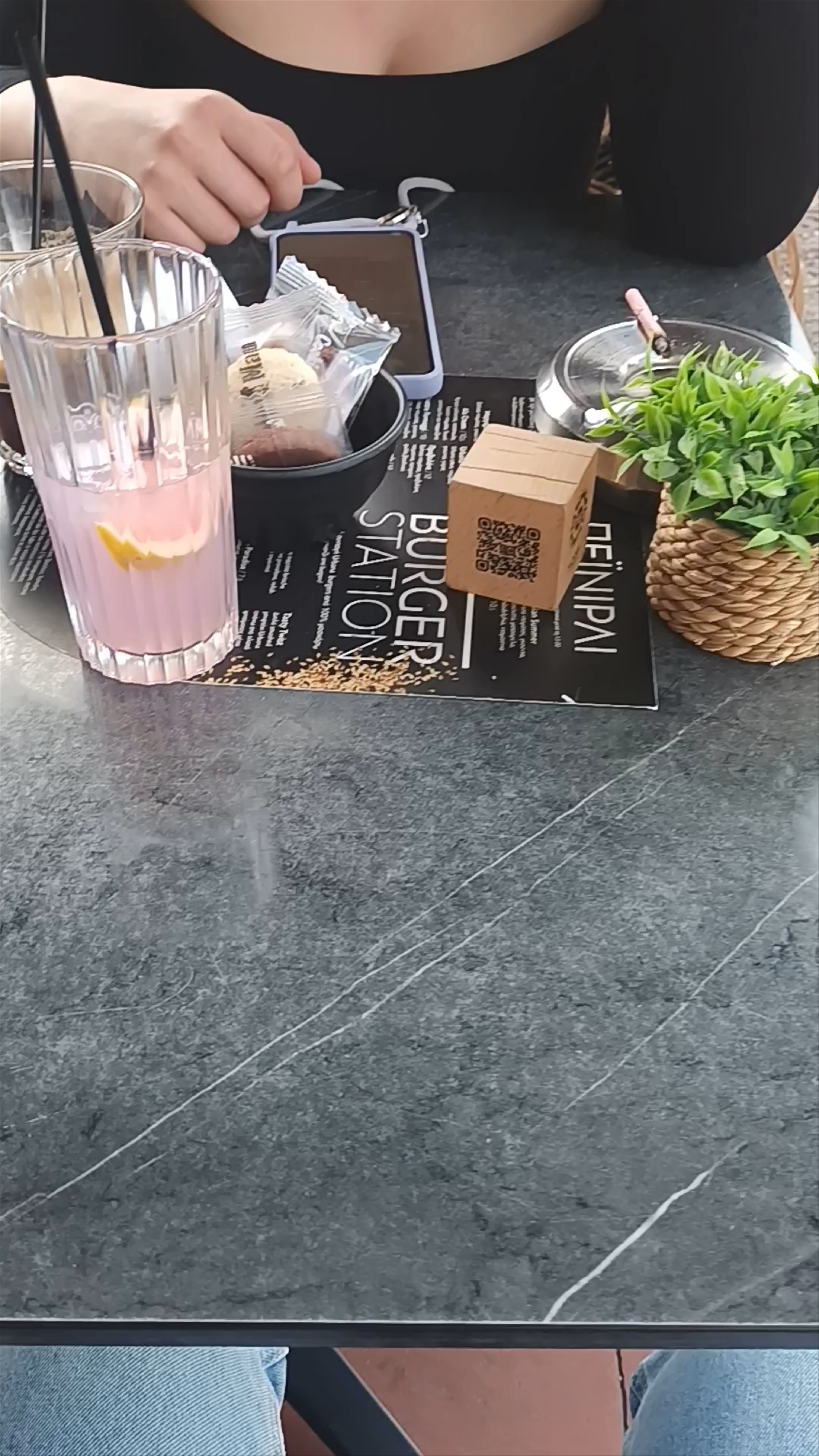 Model Urban Style Bar