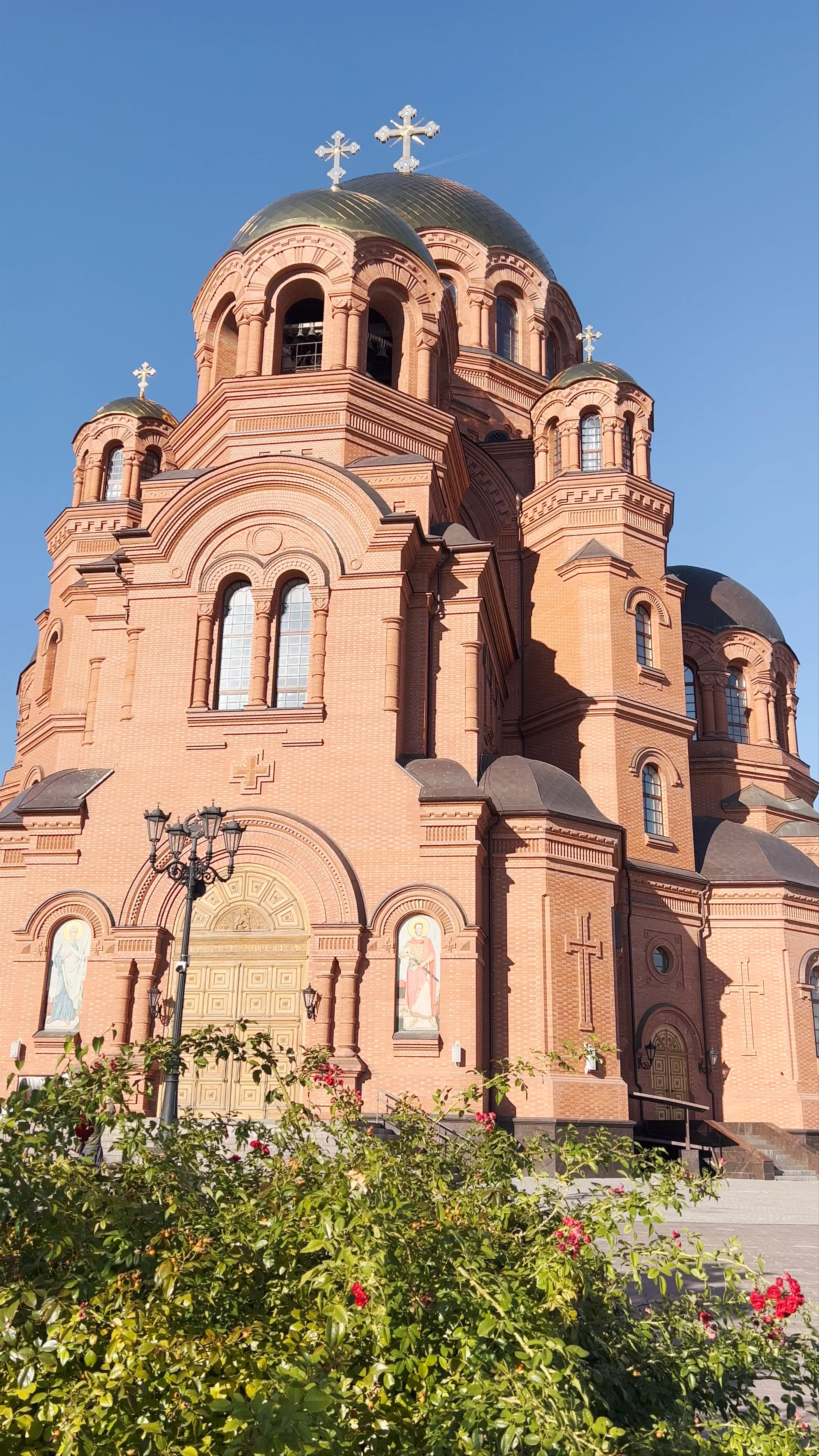 Alexander Nevsky Cathedral (Tsarina), Ploshchad' Pavshikh Bortsov