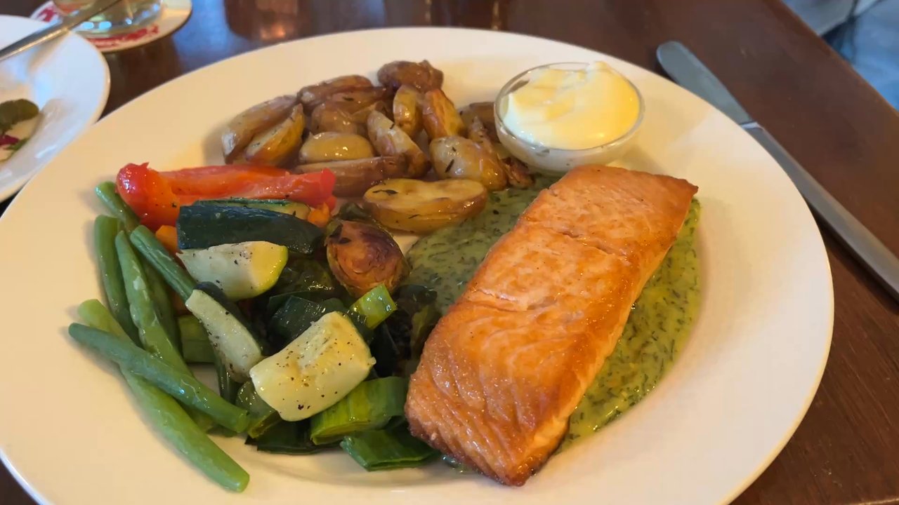 Captein & Co - Cafes Near Me - Amsterdam, New Hampshire