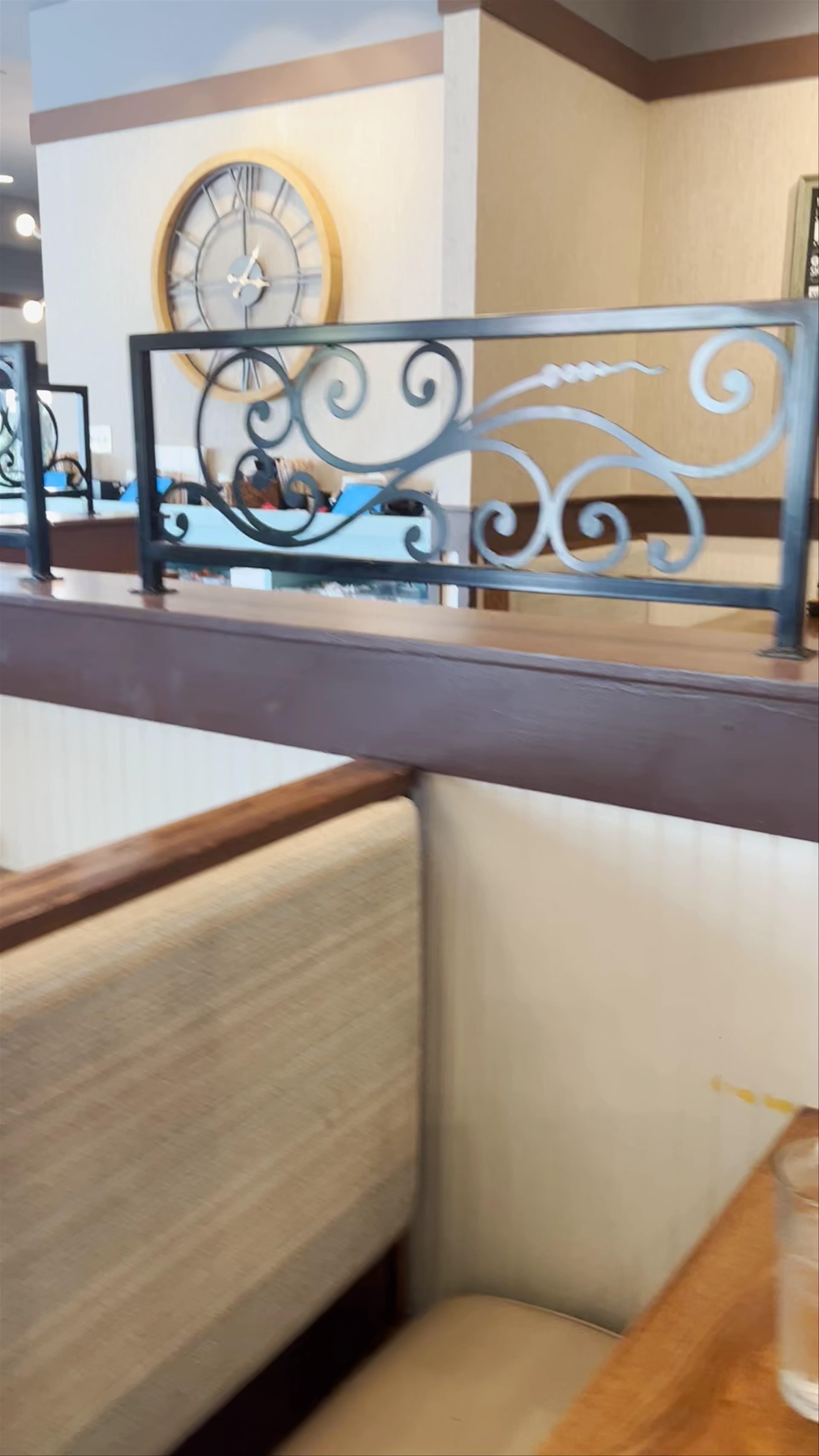 Another Broken Egg Cafe