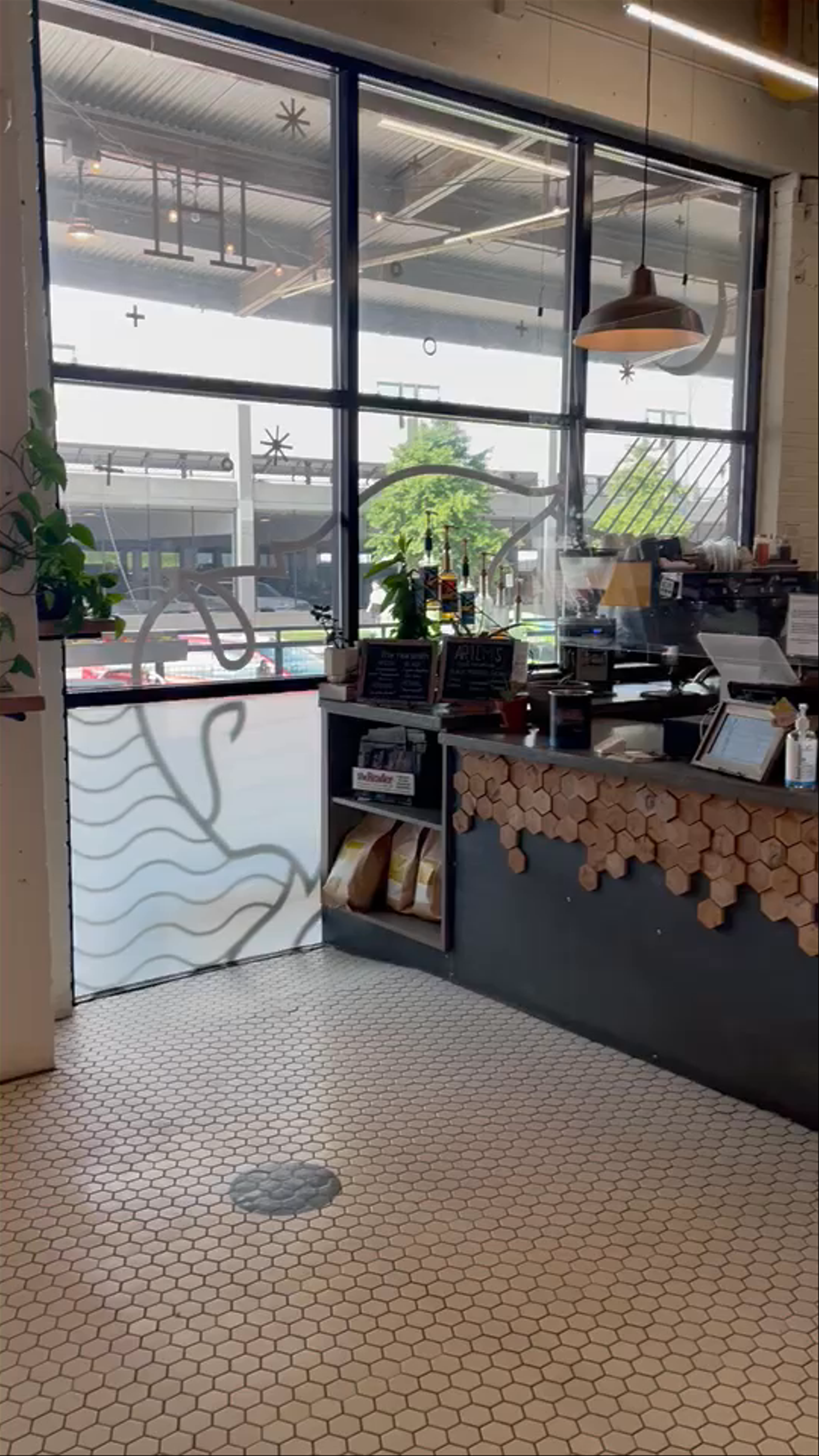 Hardy Coffee Co.: Cozy Coffee Haven in Omaha