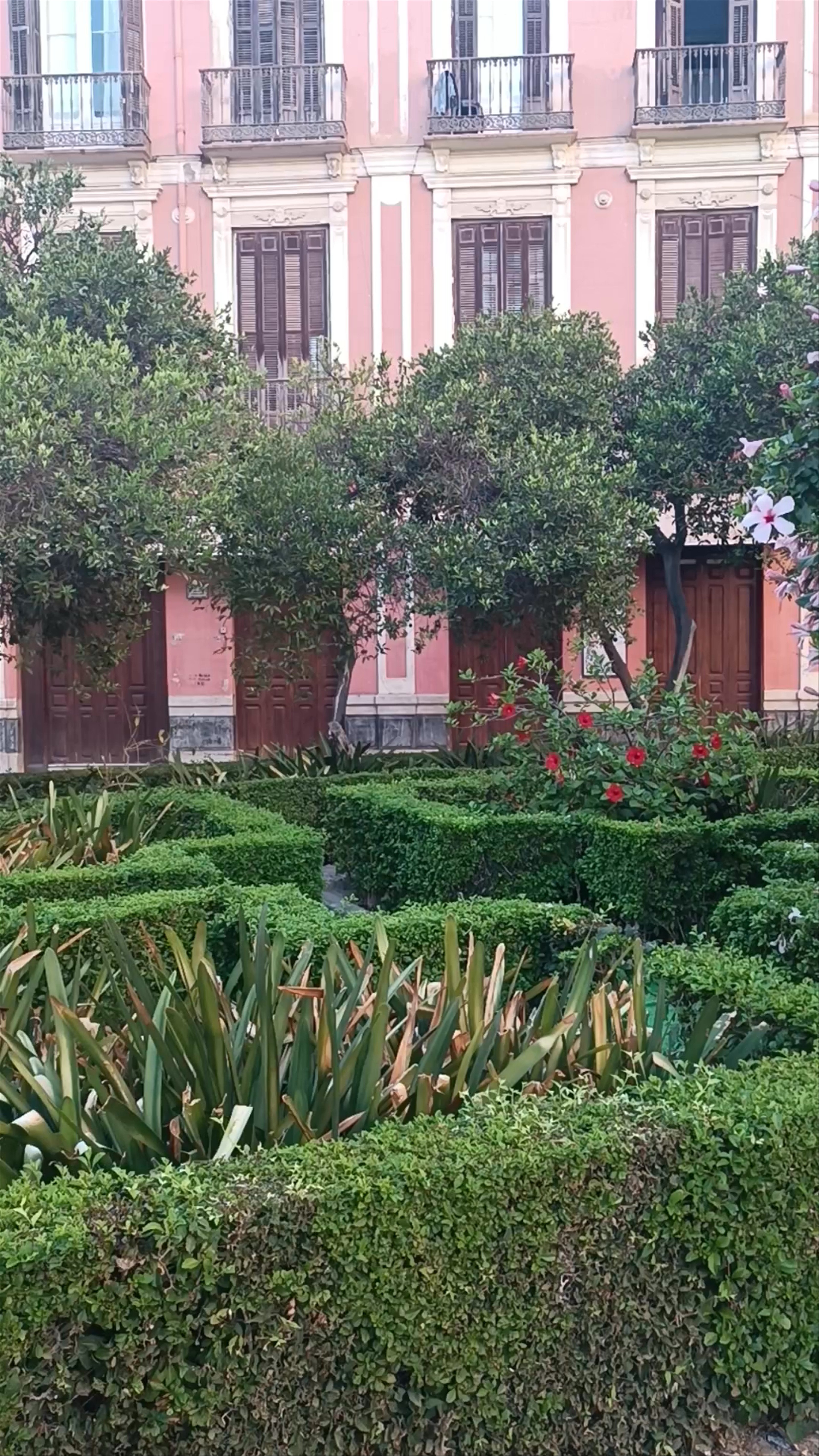Catedral de la Encarnación Garden