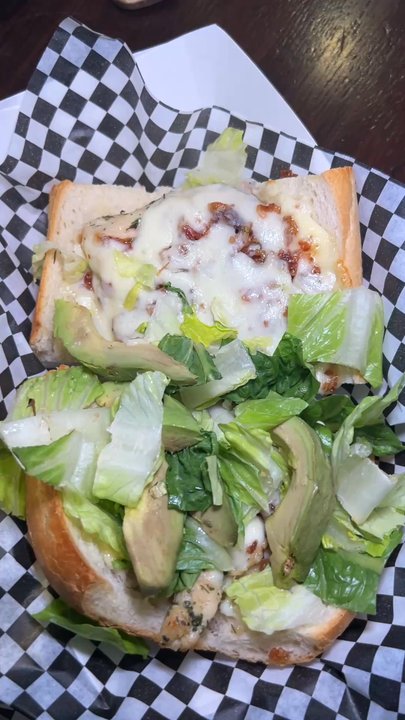 Bacci Pizzeria - Chicken sandwich - Pizza Near Me - Chicago, Illinois
