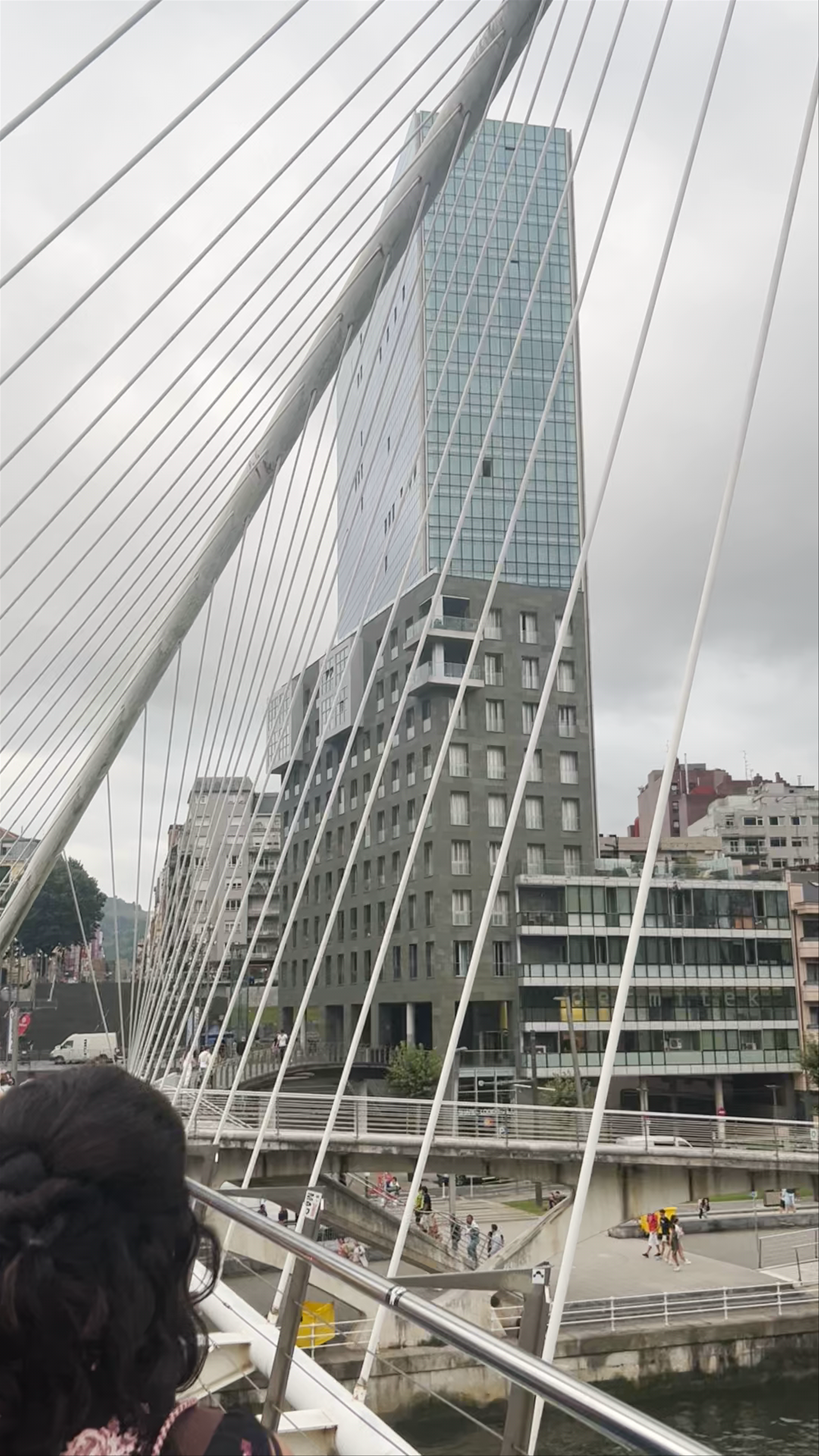 Puente Zubizuri: Iconic Suspension Bridge Experience in Bilbao
