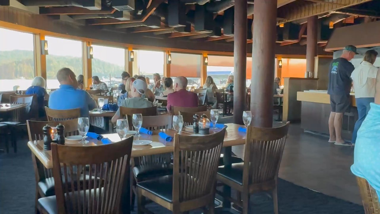 Cedars Floating Restaurant - Seafood Near Me - Coeur D'alene, Idaho