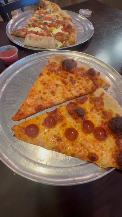Slice On Broadway - Slices - Plain, Pepperoni, White, and Pepperoni/Cheese/Pepper. Spinach Roll - Pizza Near Me - Carnegie, Pennsylvania