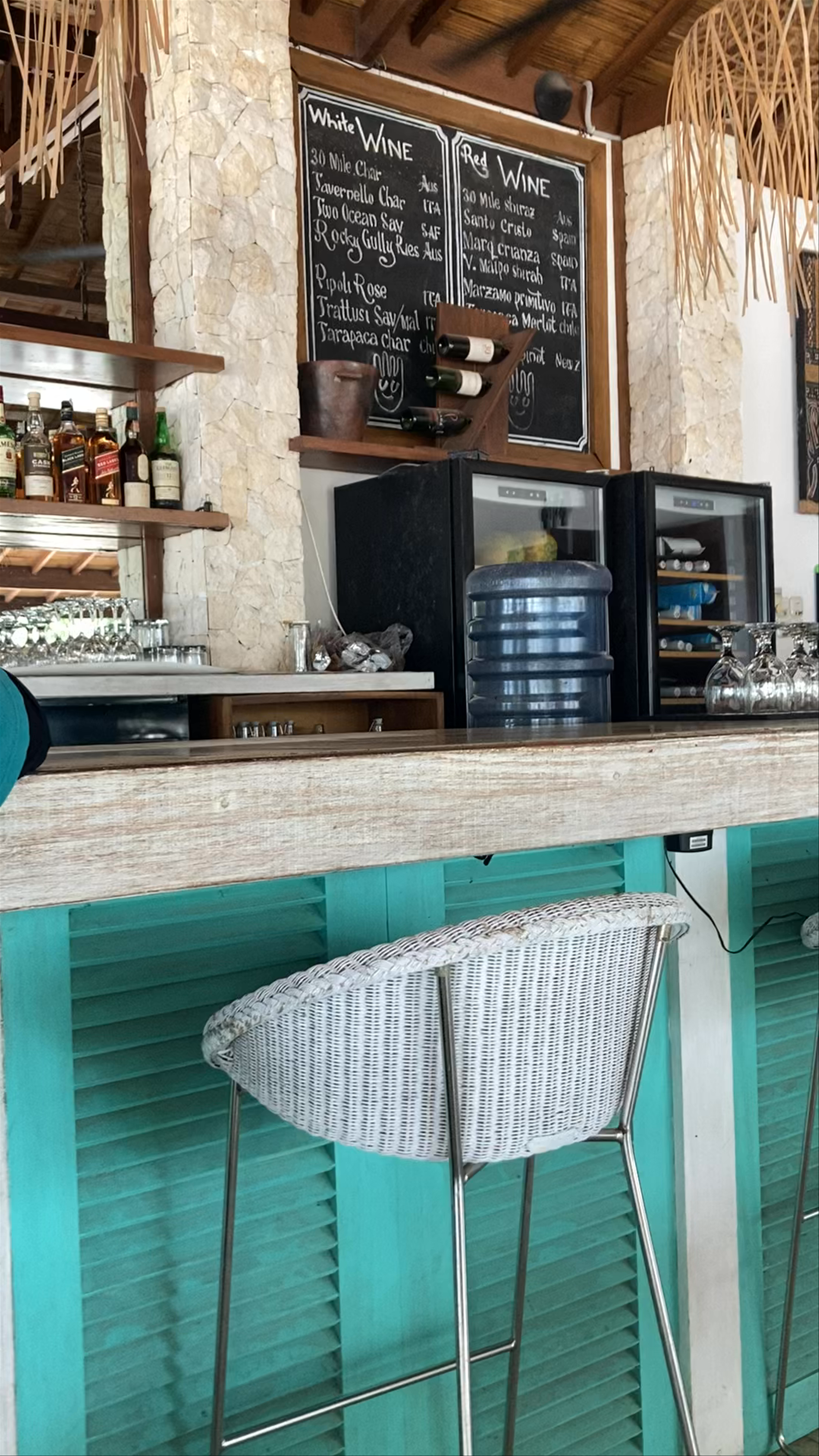 Wilson's Retreat: Rustic Charm and Coastal Calm in Gili Indah