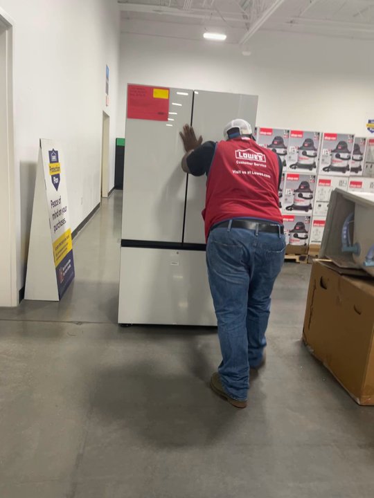 Lowe's Outlet - Morrow - Checking to make sure it works as it's supposed to... - Appliances Near Me - Morrow, Georgia