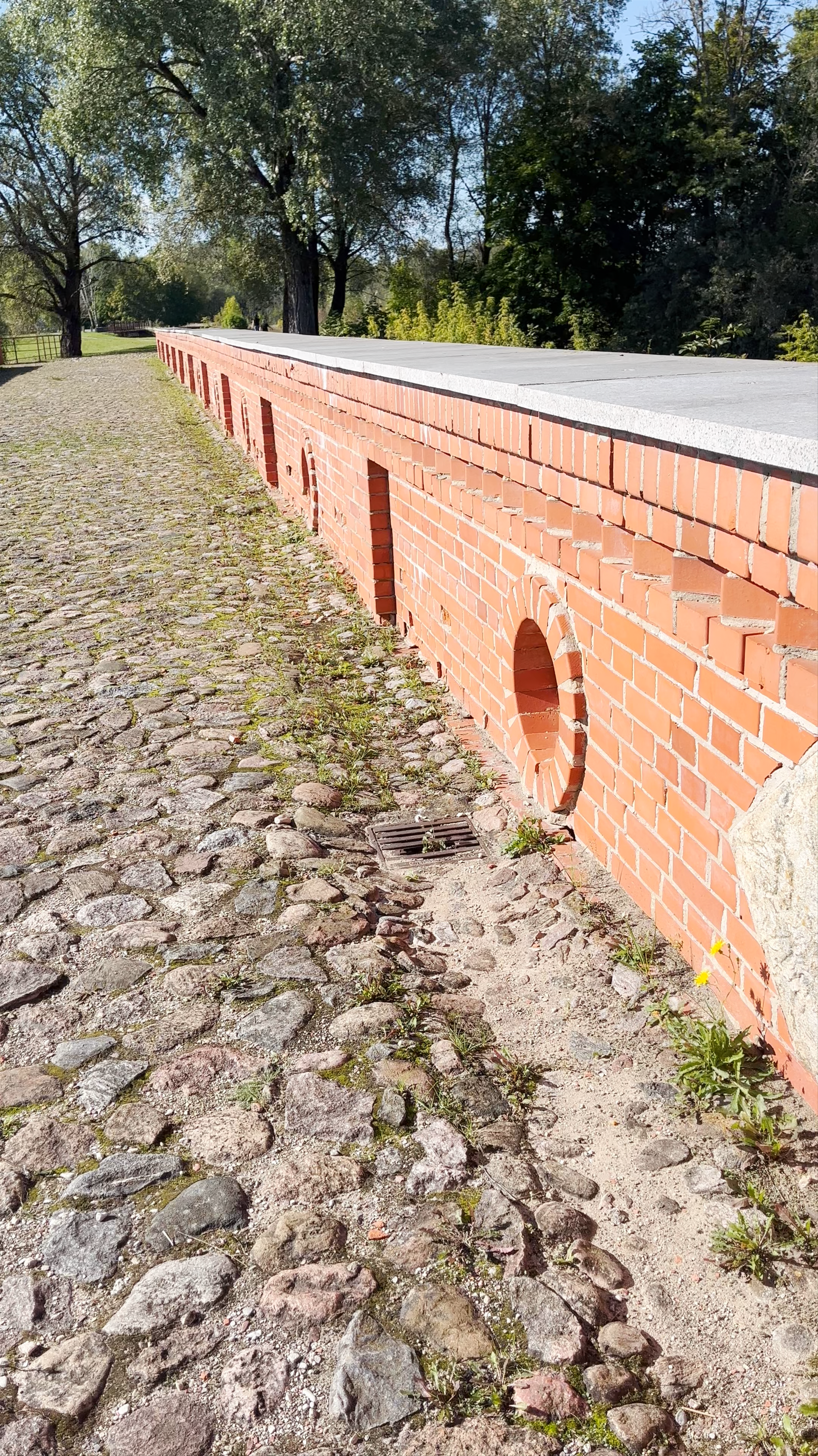 Astravas manor bridge