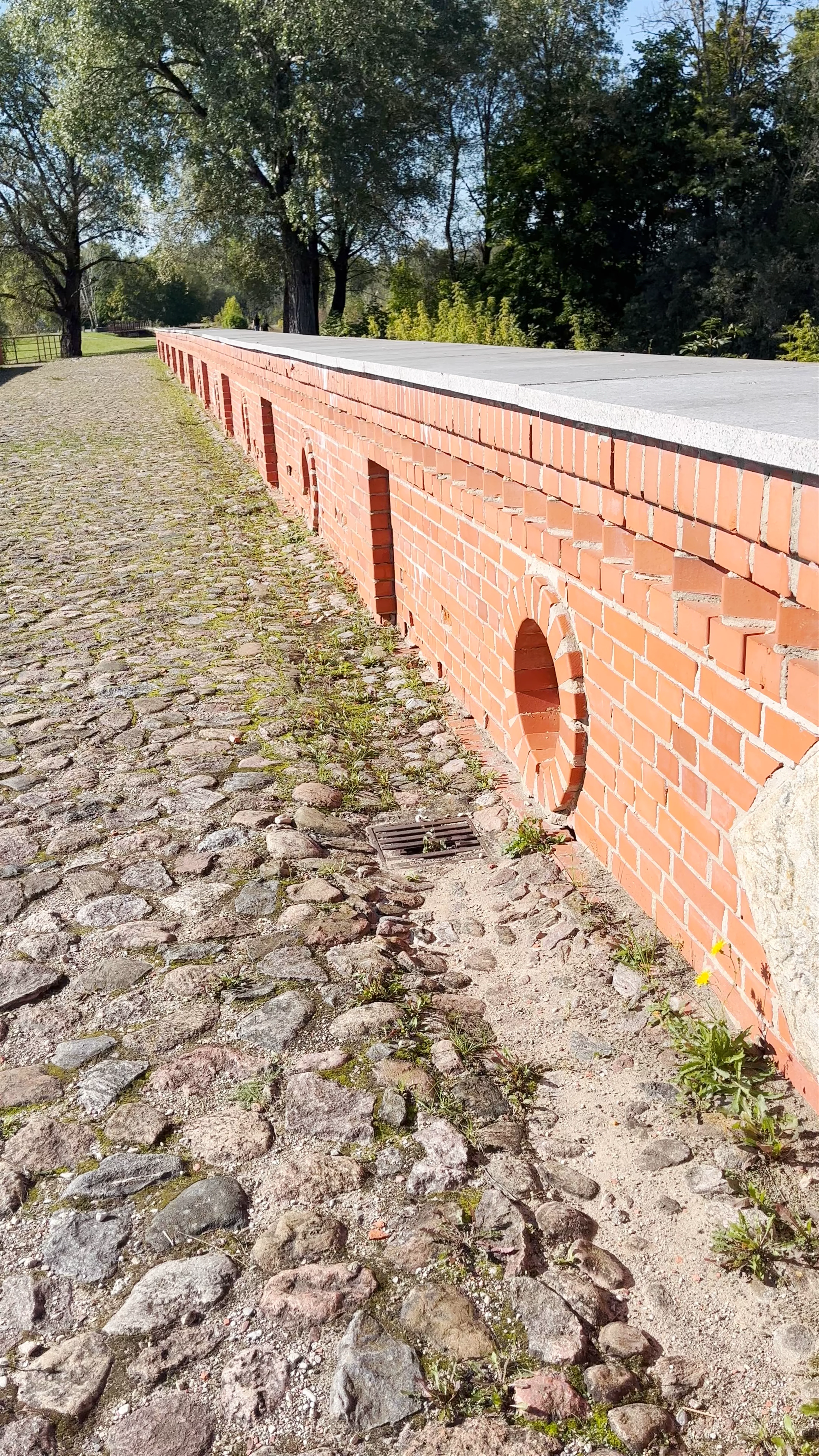 Astravas manor bridge