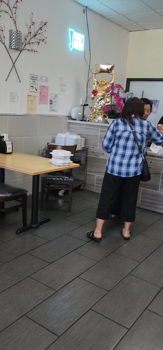 Com Tam Dat Thanh - Inside the restaurant. - Vietnamese Near Me - Sacramento, California