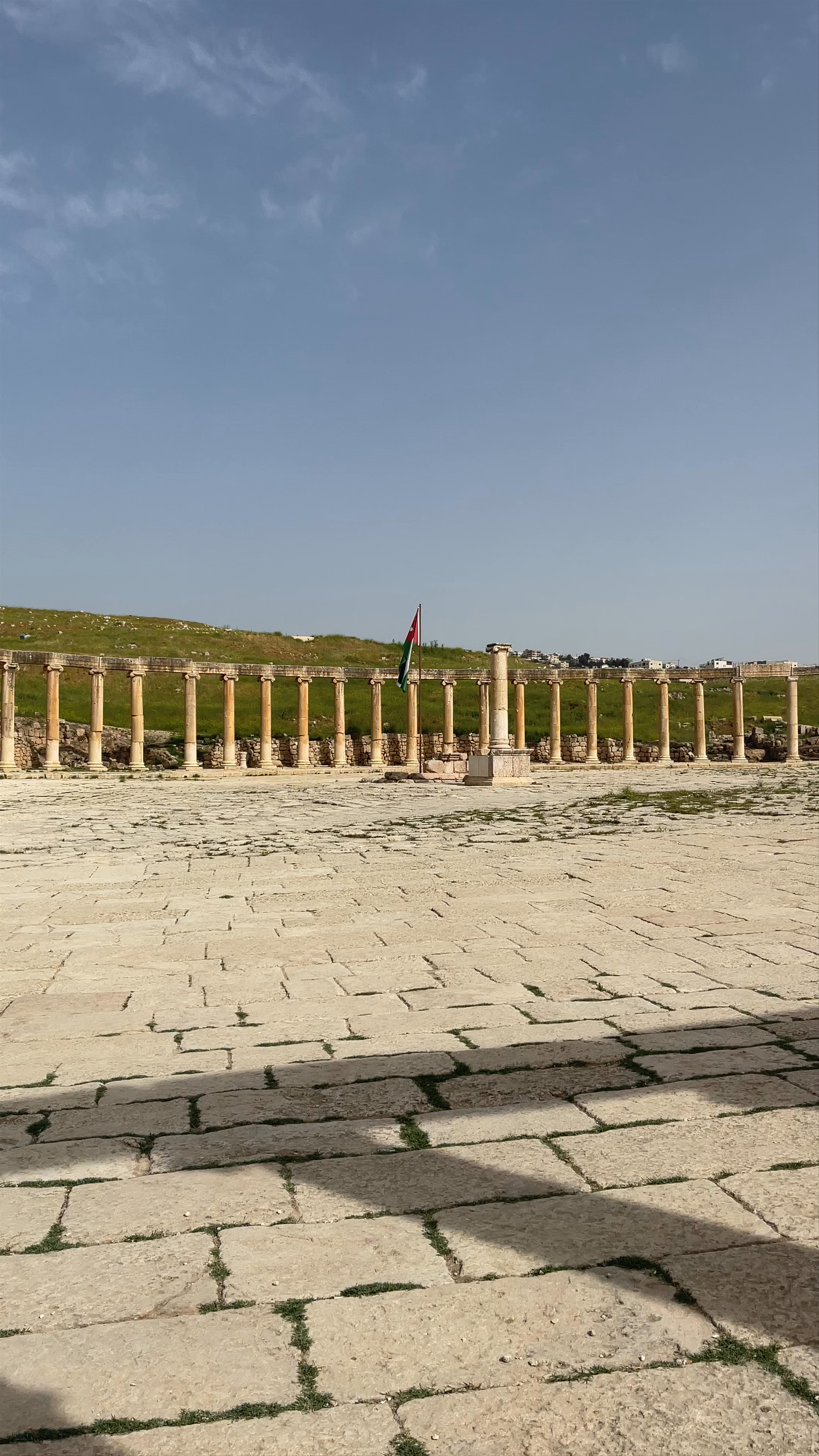 Exploring Oval Plaza: The Ancient Heart of Jerash, Jordan