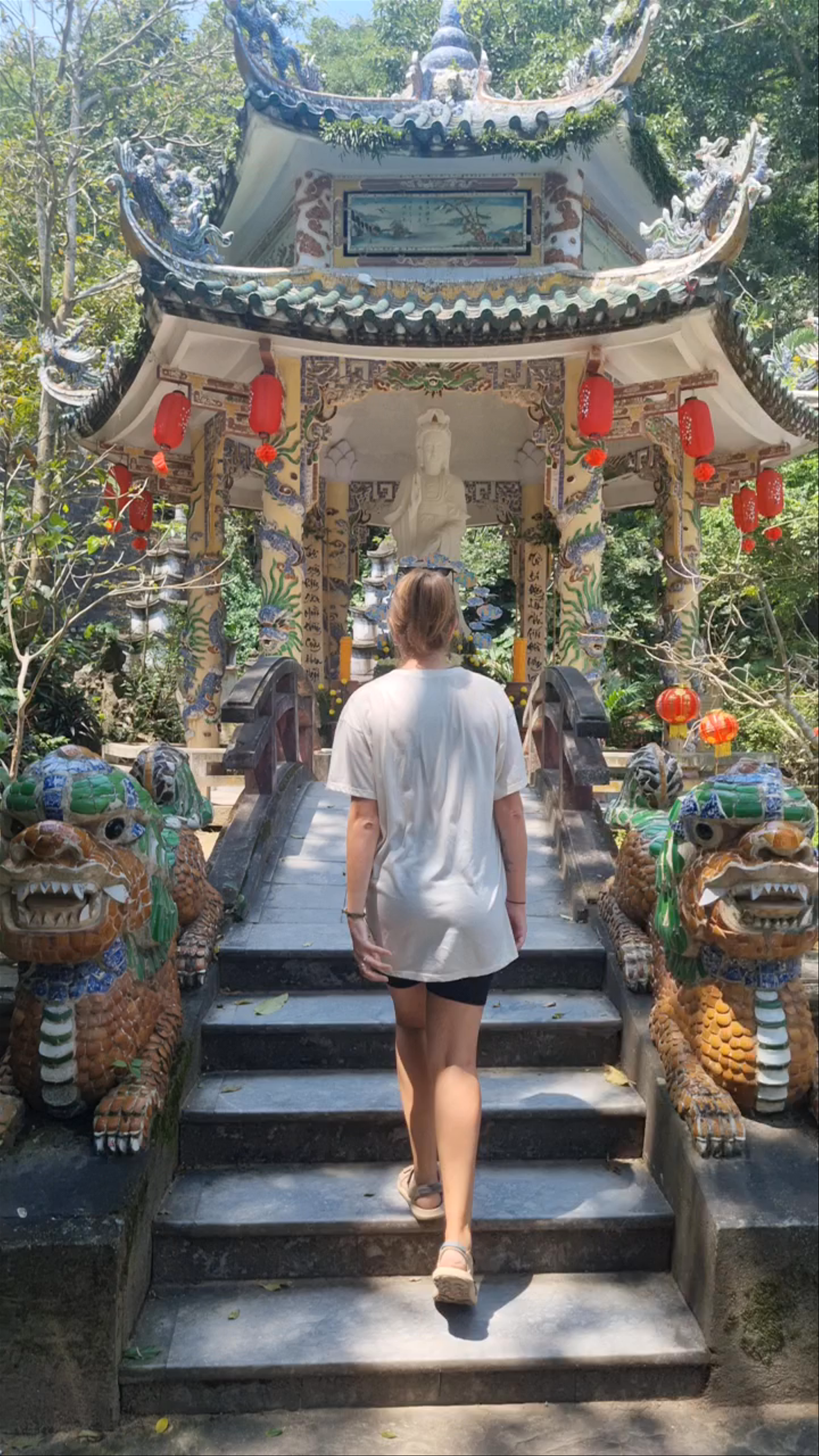 Đài Vọng Hải at Hòn Thủy Sơn – Serene Buddhist Pagoda in Da Nang, Vietnam