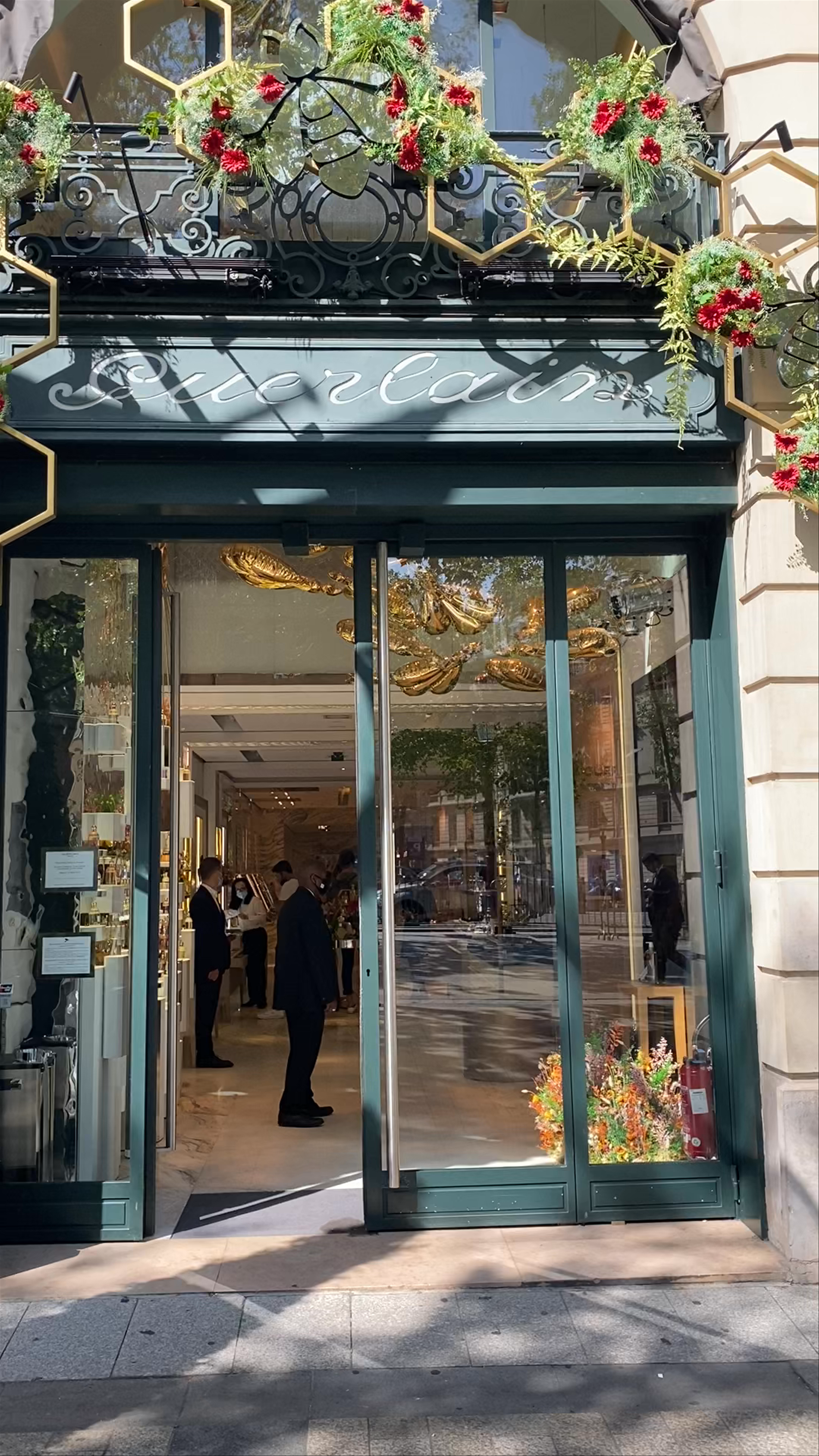 Guerlain Champs-Élysées: Luxe Floral Elegance in Paris