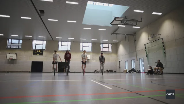 riu submission: Synchro trick with a friend