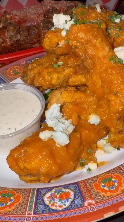 Melt Pizza Company - Cry Baby Craig Buffalo Wings - Pizza Near Me - Stillwater, Minnesota