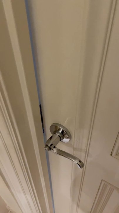 The Lenox Hotel - A video of the broken bathroom door. It will not stay closed no matter what. - Hotels Near Me - Boston, Massachusetts