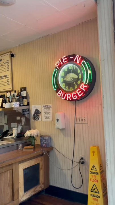 Pie 'n Burger - Review - Burgers Near Me - Pasadena, California