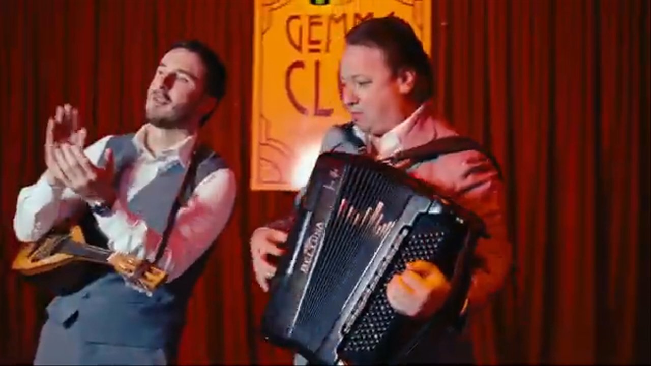 The Showmen - Tu Vuo' Fa' L'americano - video
