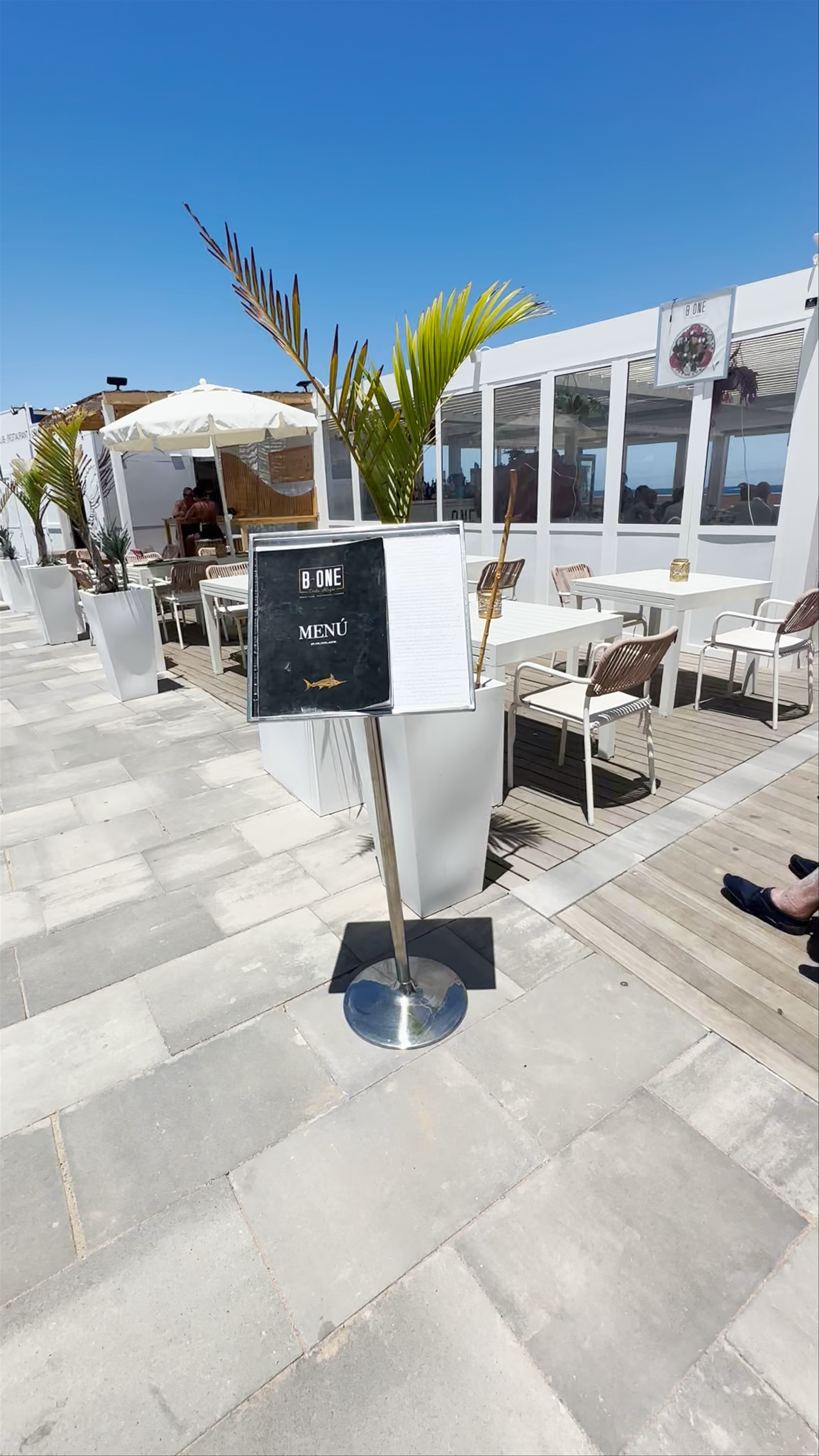B-One Costa Alegre: Sunny Seaside Dining and Beach Vibes in Arguineguín