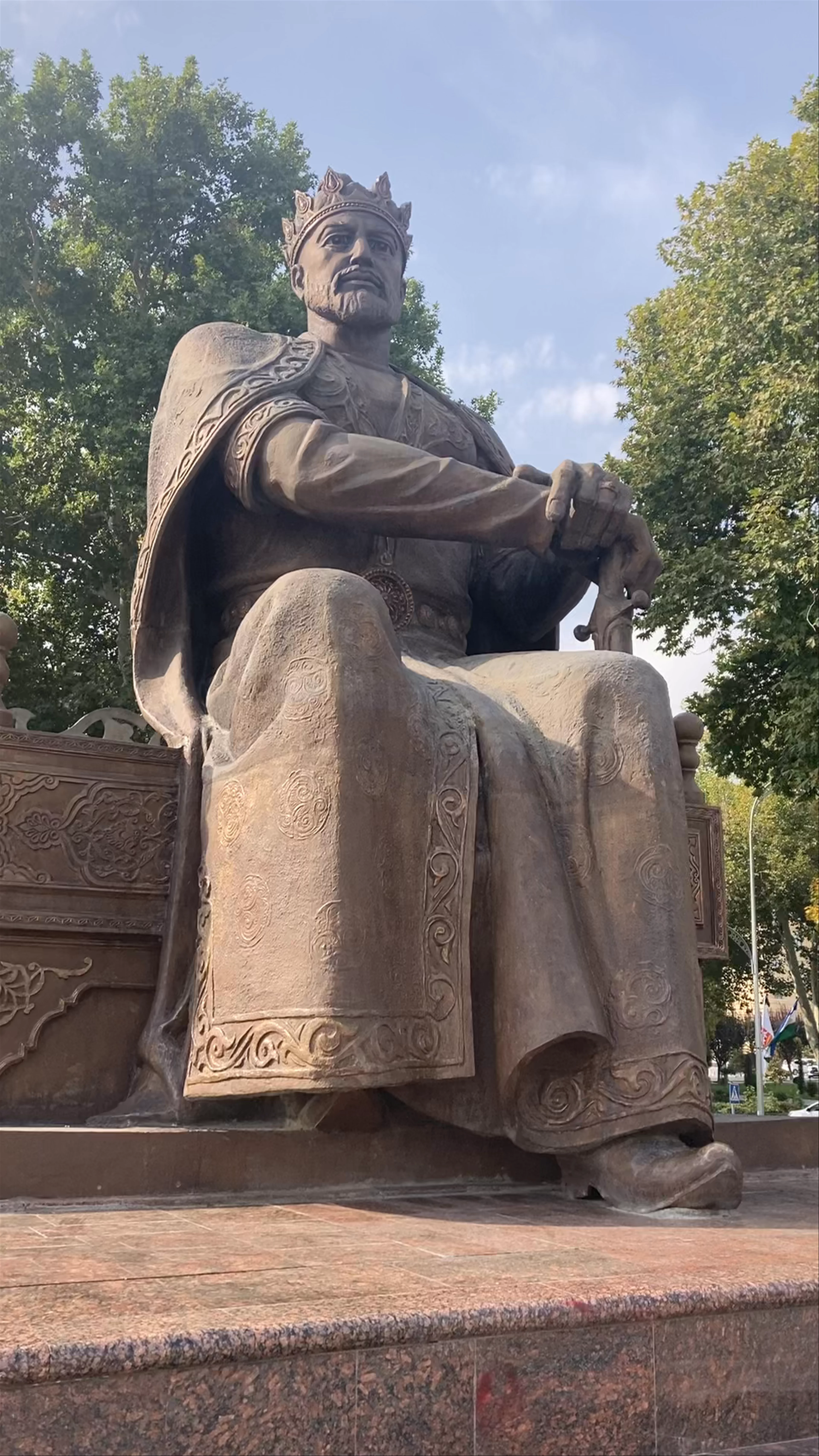 Amir Temur Monument, University Boulevard