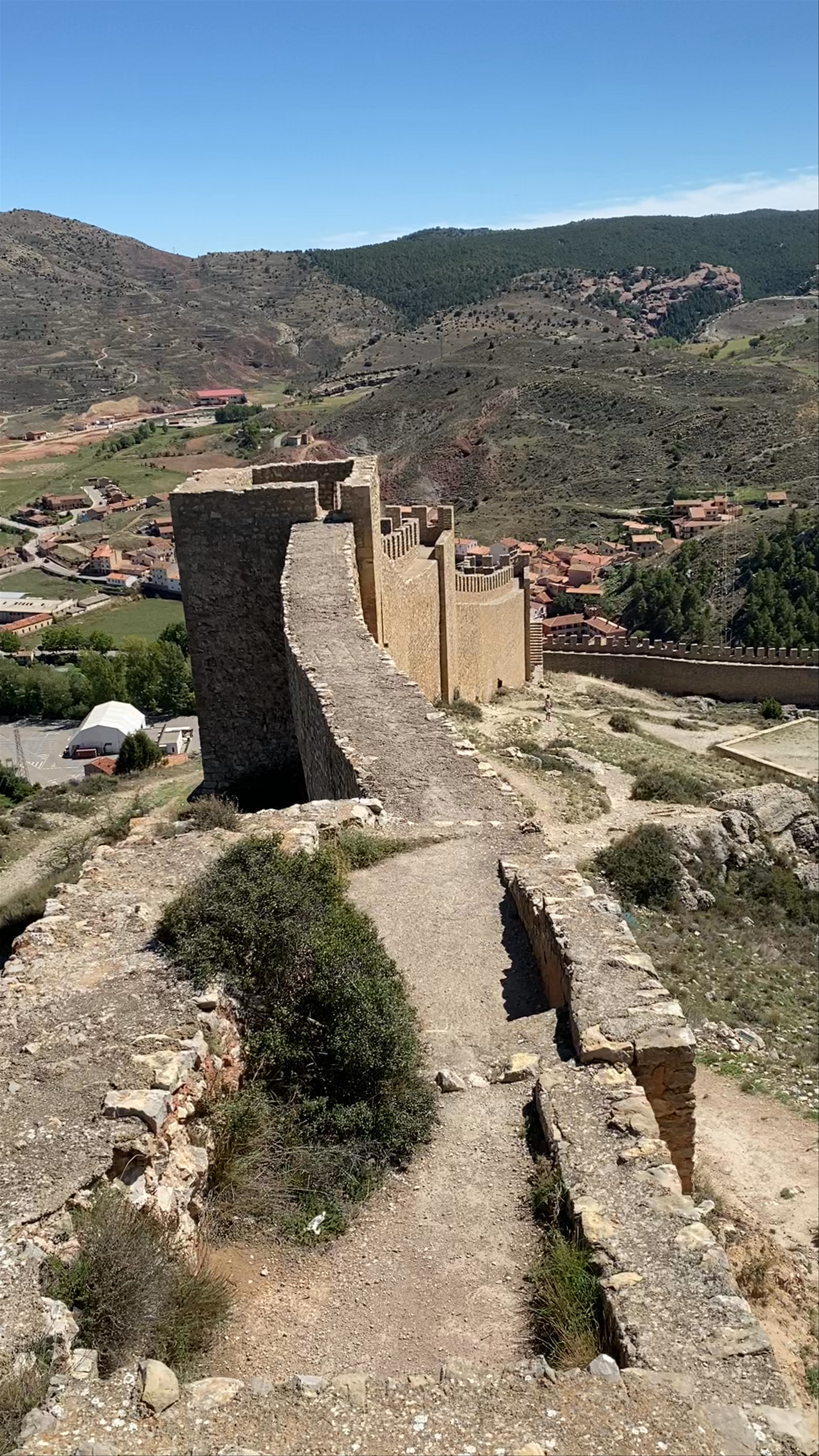 Subida a las Murallas de Albarracín
