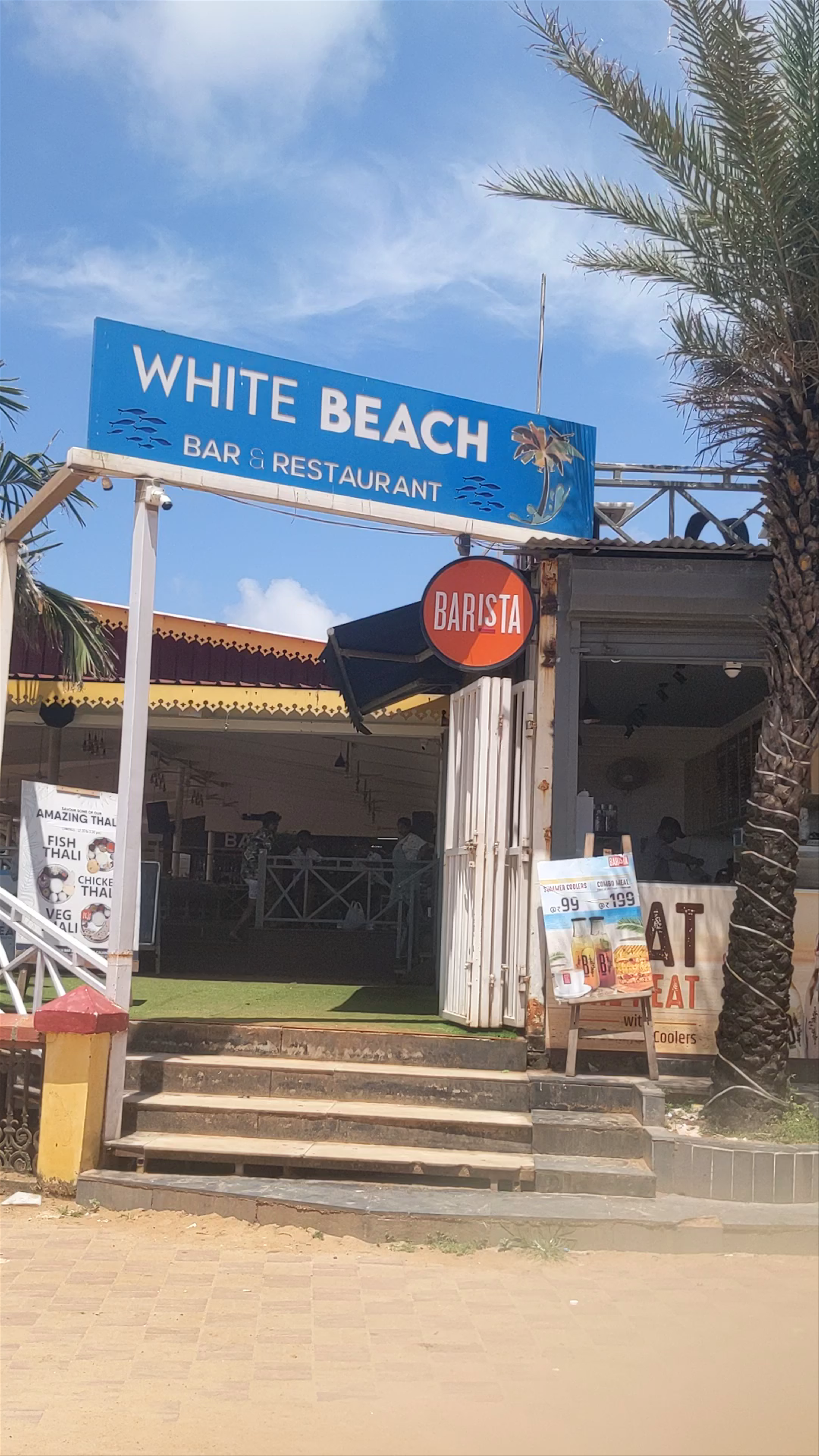 Calangute Beach: Bustling Market and Beachfront Charm in Goa