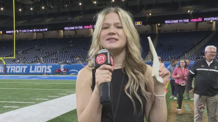 MHSAA Football Finals End of 1st Quarter Sideline