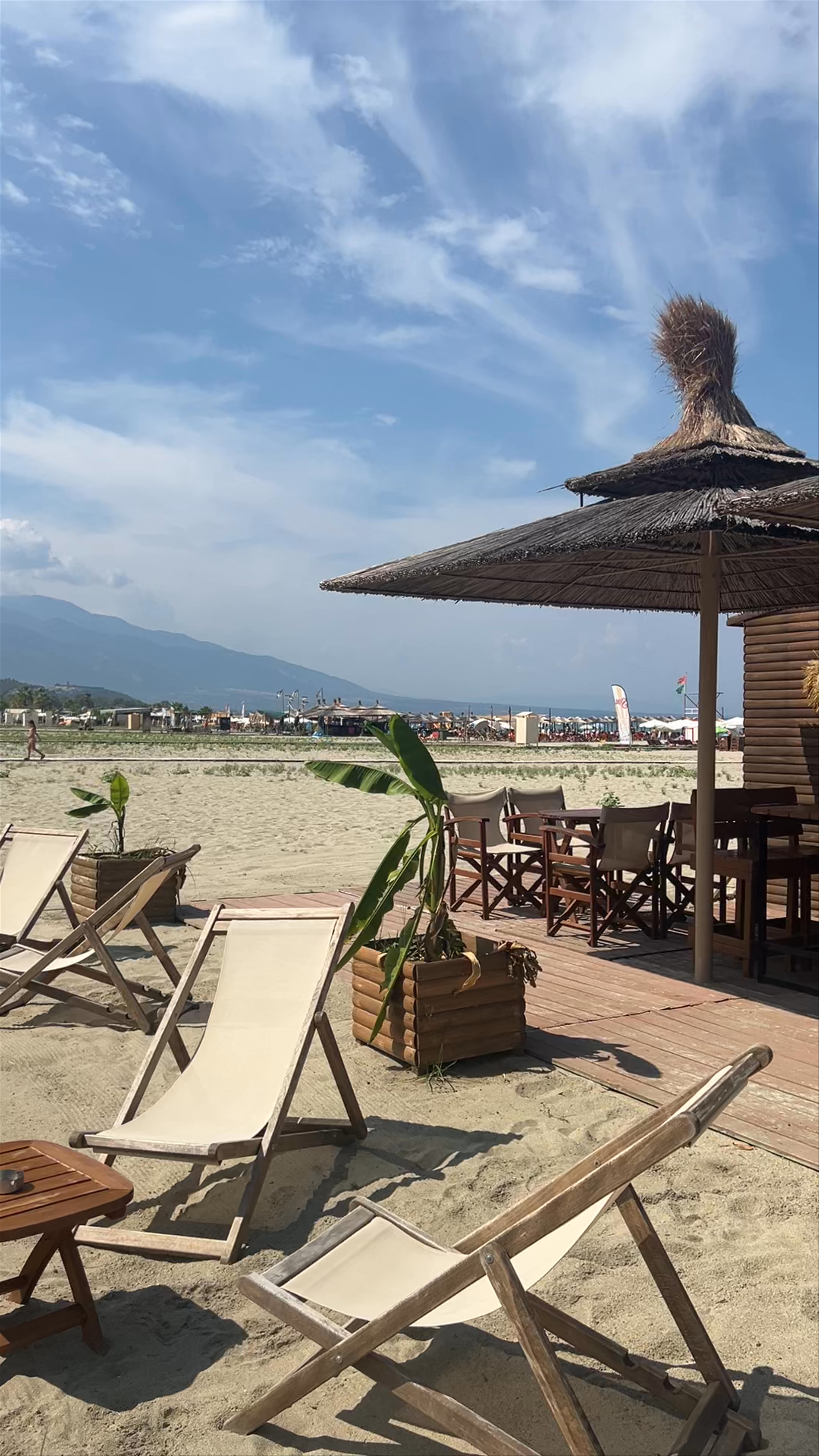 Mandarin seasidebar