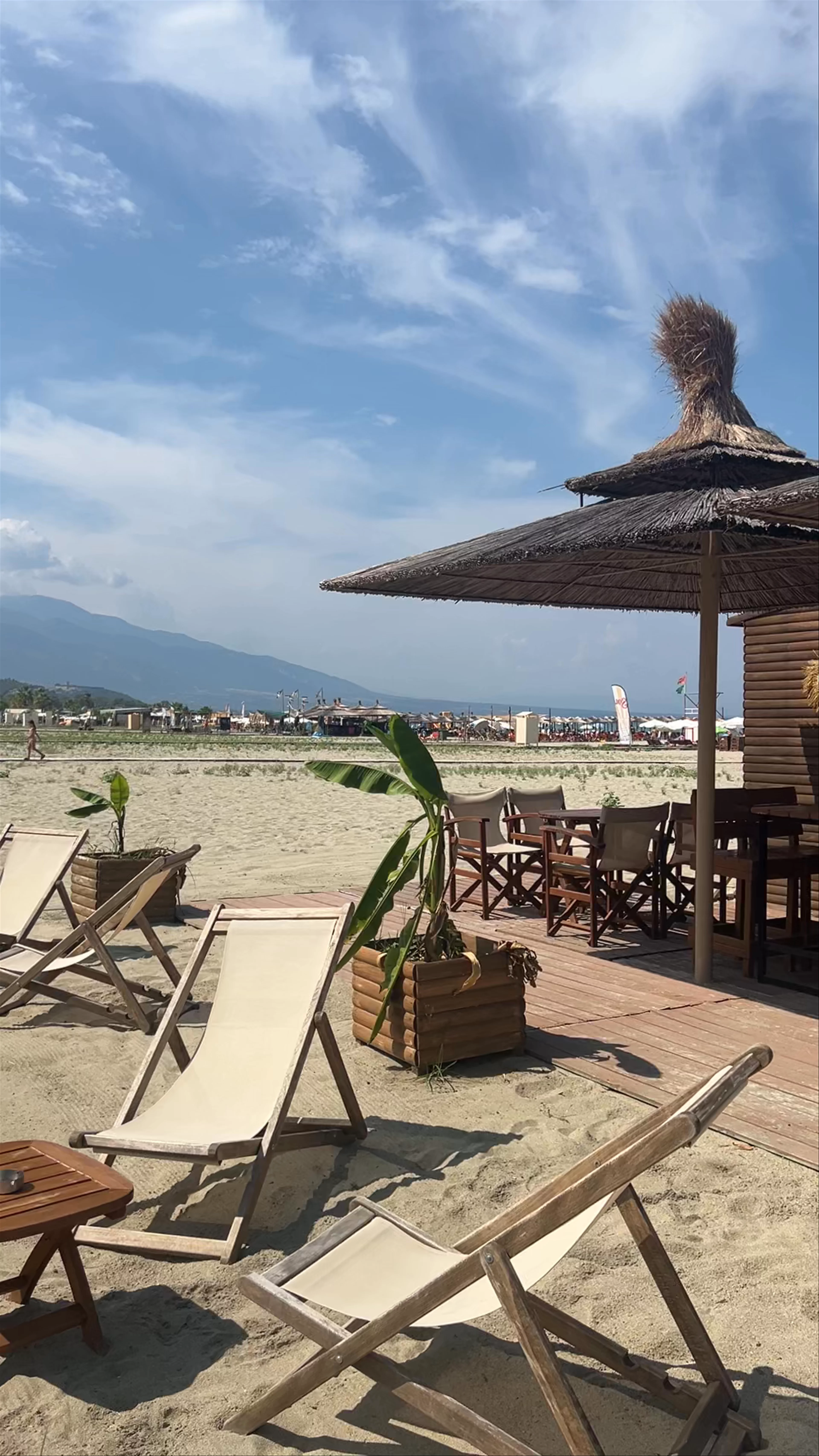 Mandarin seasidebar