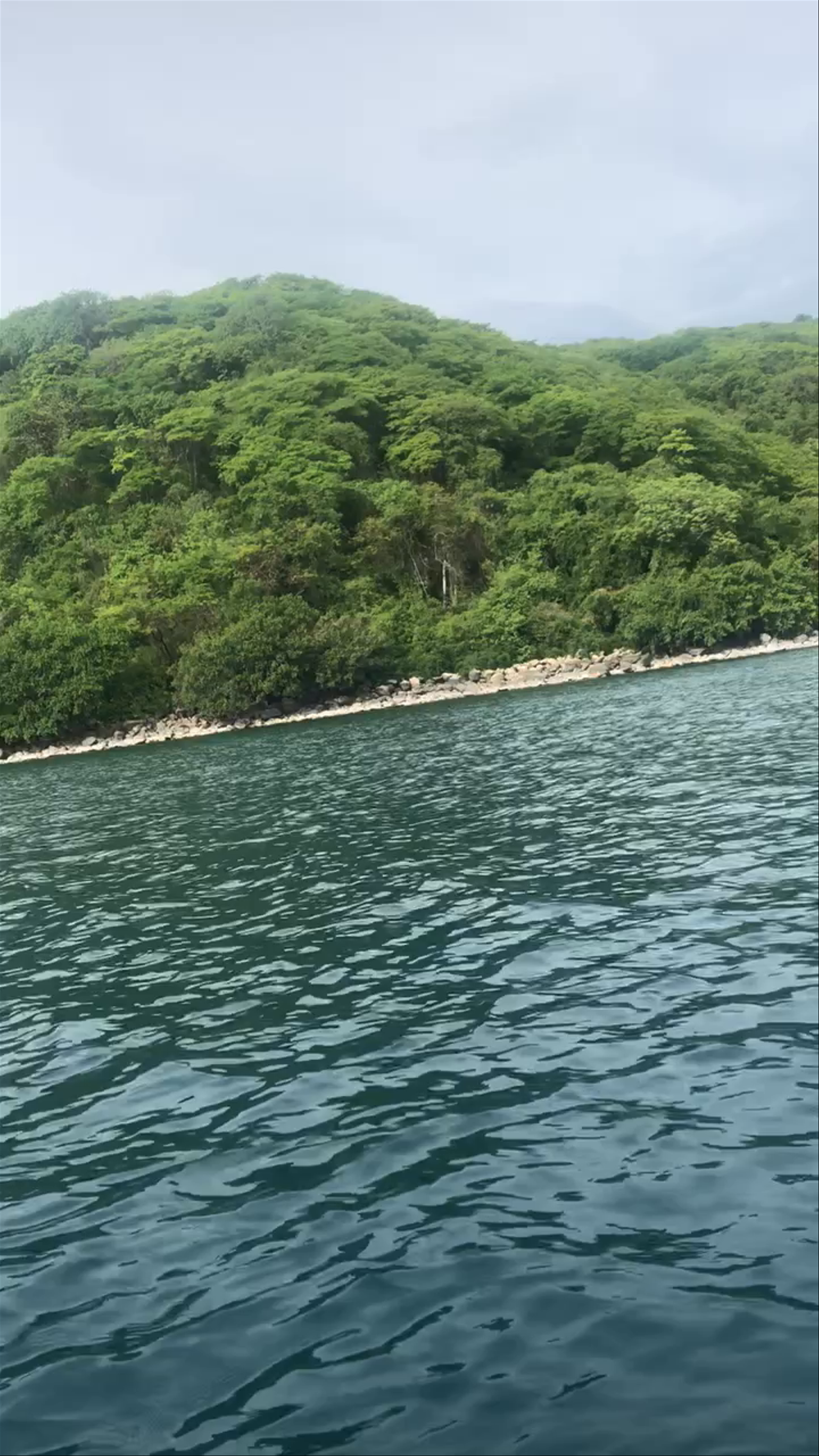 Thumbi View Lodge: Tranquil Lakeside Escape in Cape Maclear, Malawi