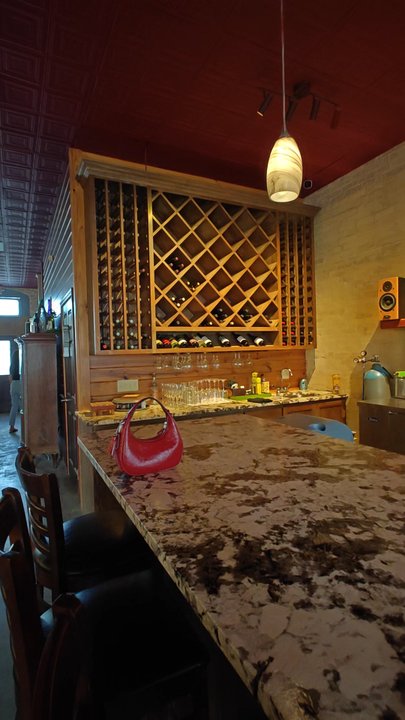 La Linea - Wine Bars Near Me - Beeville, Texas