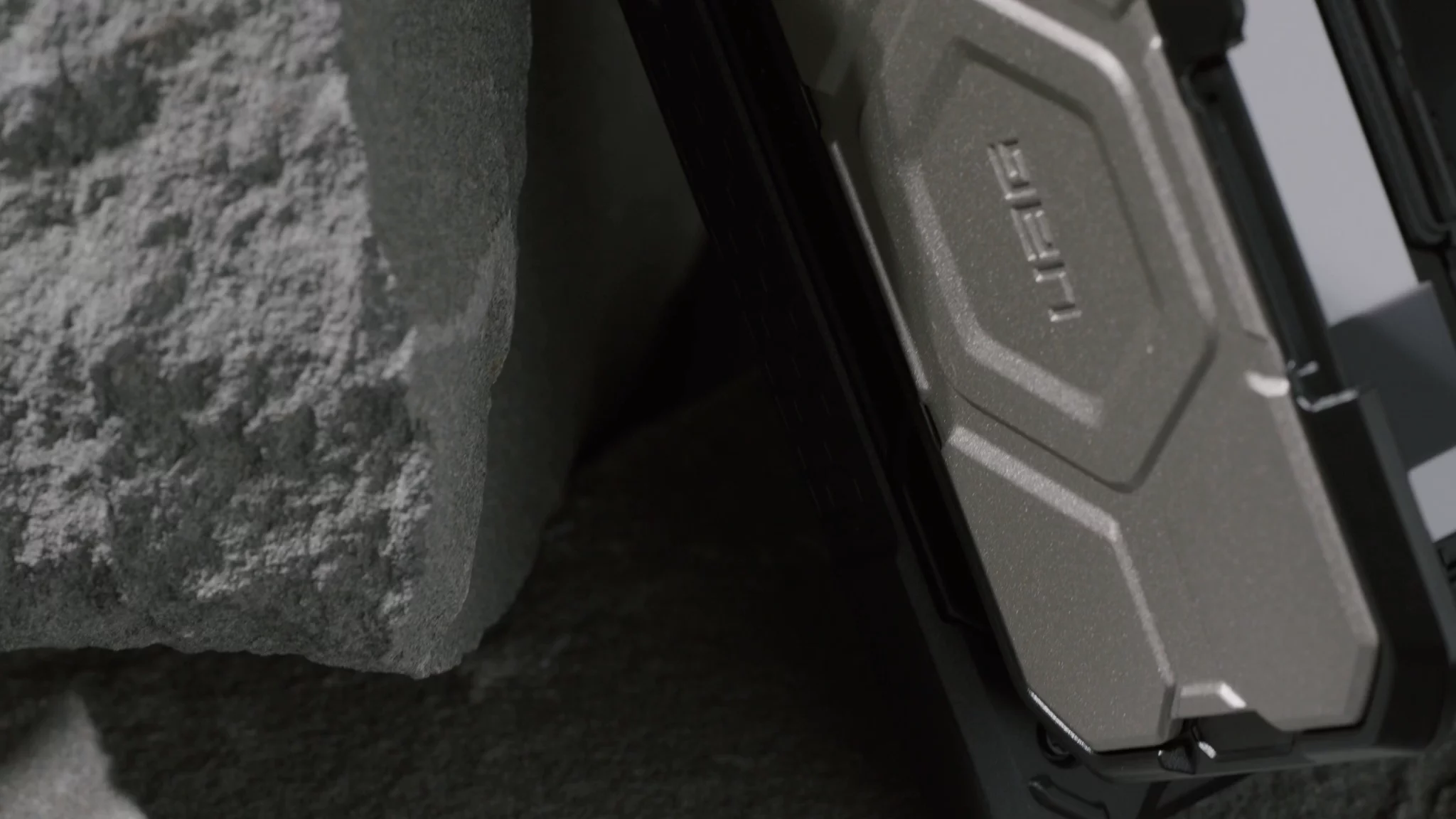 uag スタンド付きマグネットウォレット 楽天市場】UAG マグネットウォレットスタンド ブラック/チタン