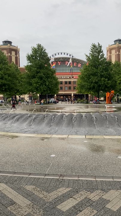Polk Bros Park - Water play fountain - Parks Near Me - Chicago, Illinois