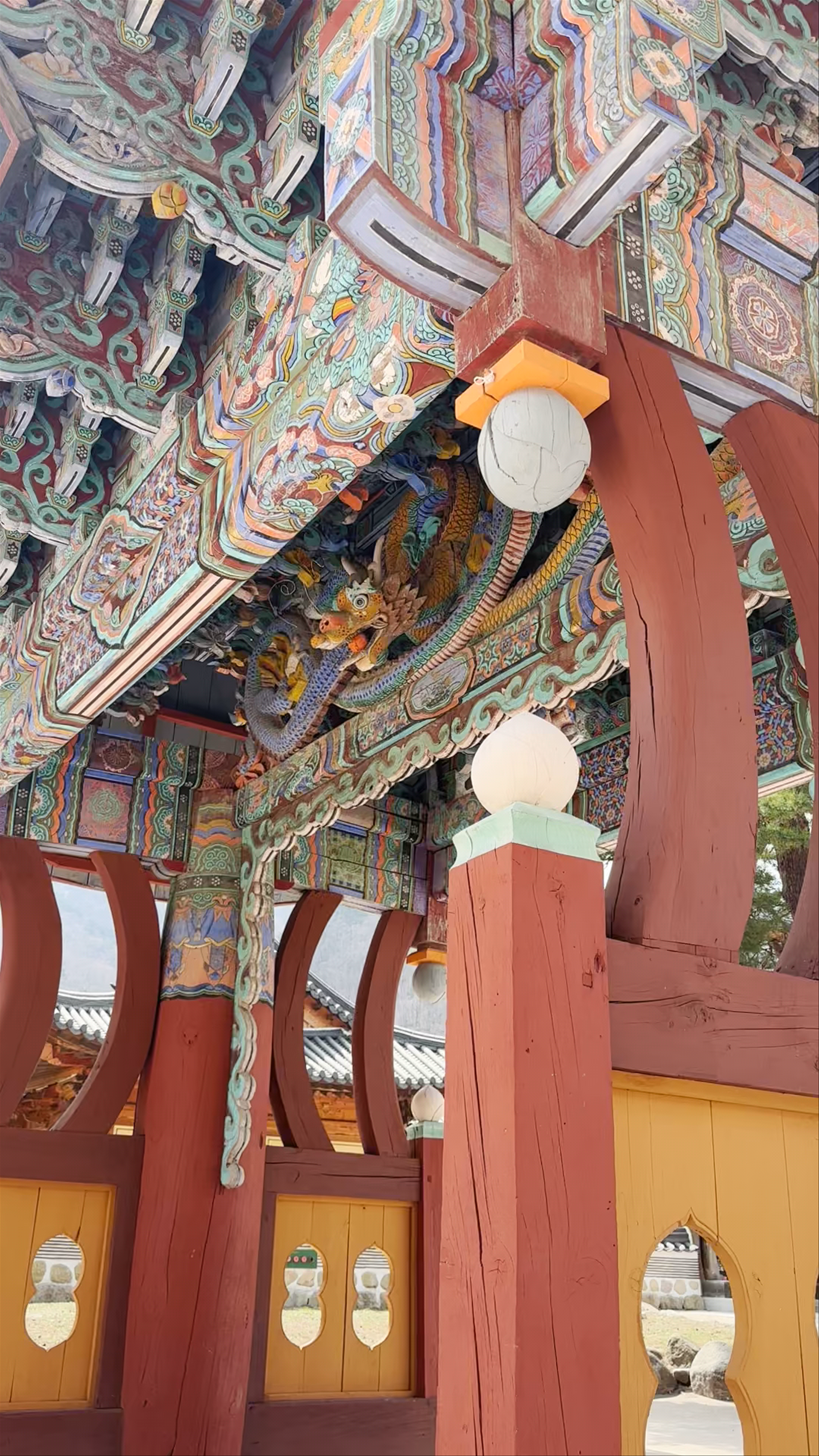 Seoraksan Sinheungsa Temple