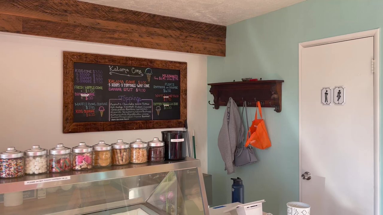 Kalama Cone - Interior of Kalama Cone - Juice Bars & Smoothies Near Me - Kalama, Washington
