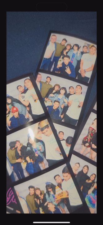 Mundos Photo Booth - Photo Booth Rentals Near Me