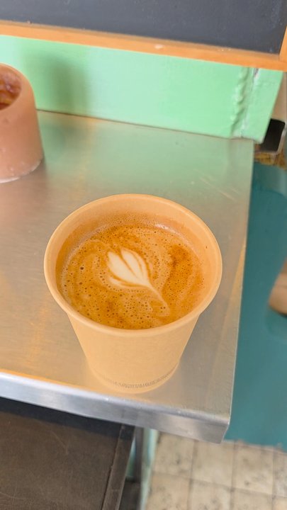 Köski Royal - Flat White to Go mit Preistafel - Cafes Near Me - Cologne, NW