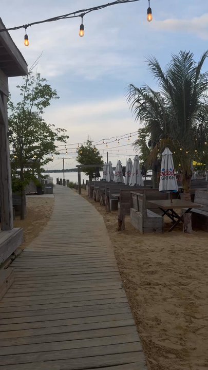 Tiki Lee's Dock Bar - New American Near Me - Sparrows Point, Maryland