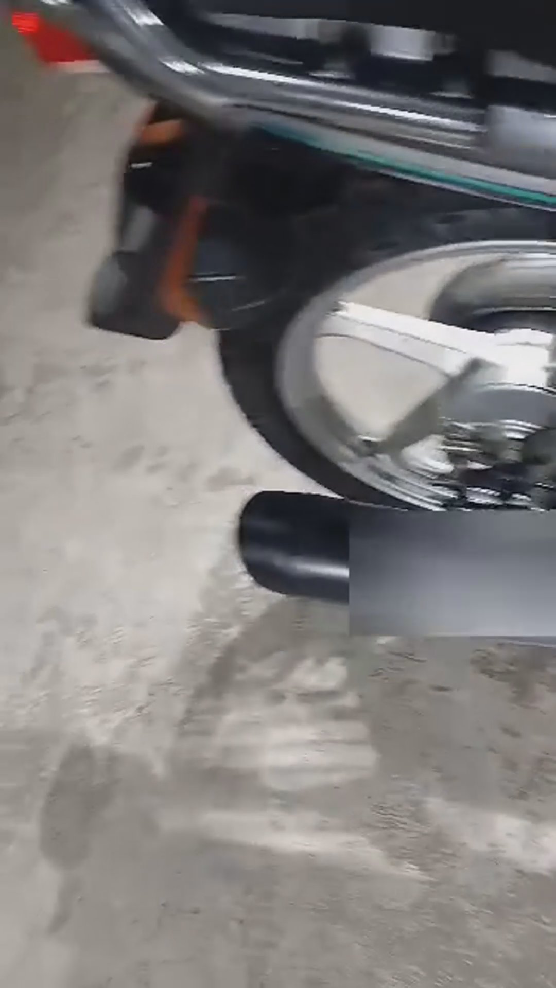 Walk-around video thumbnail