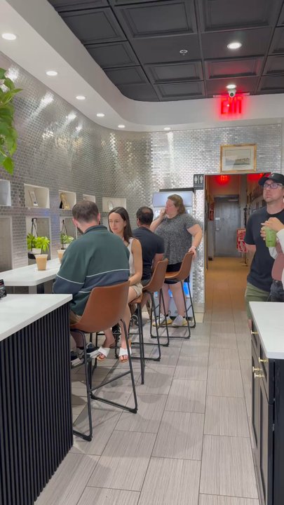 Loud’n Roasted - Ambiance Inside - Coffee & Tea Near Me - Ashburn, Virginia